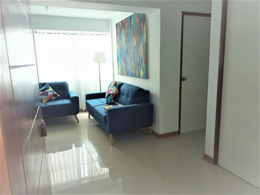 Elegante y acogedor departamento entero # 3 view 3