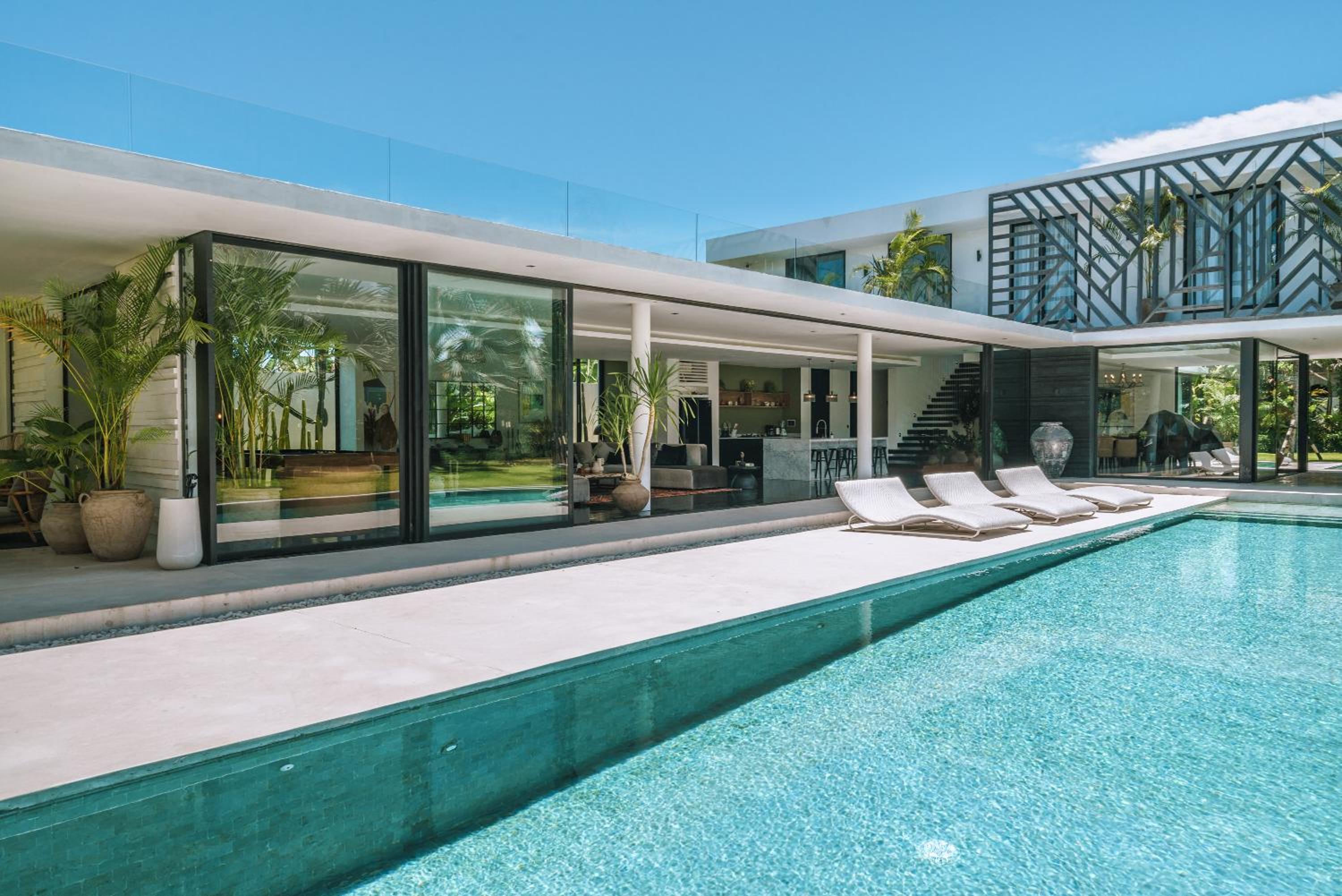 Villa Bull House Amazing 6 bedrooms contemporary villa in Seminyak view 4