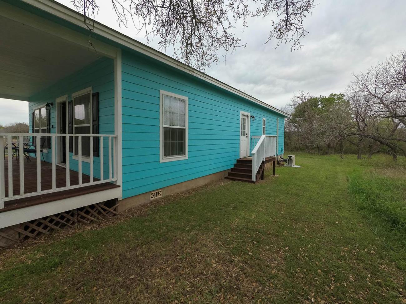 Luxury cottage near lake Belton - WiFi A/C view 2