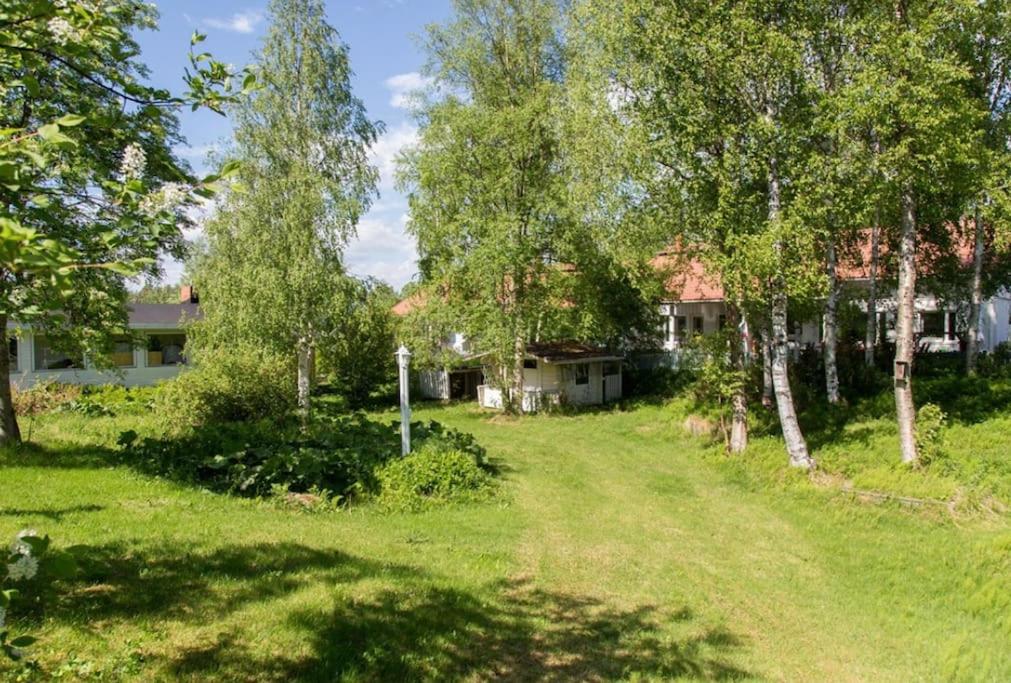 Cozy Summerhouse by the River