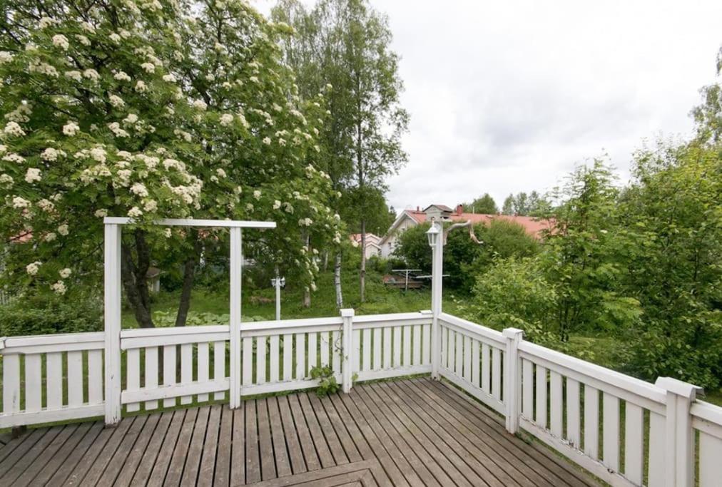Cozy Summerhouse by the River