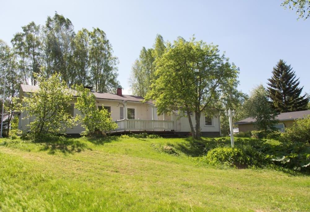 Cozy Summerhouse by the River