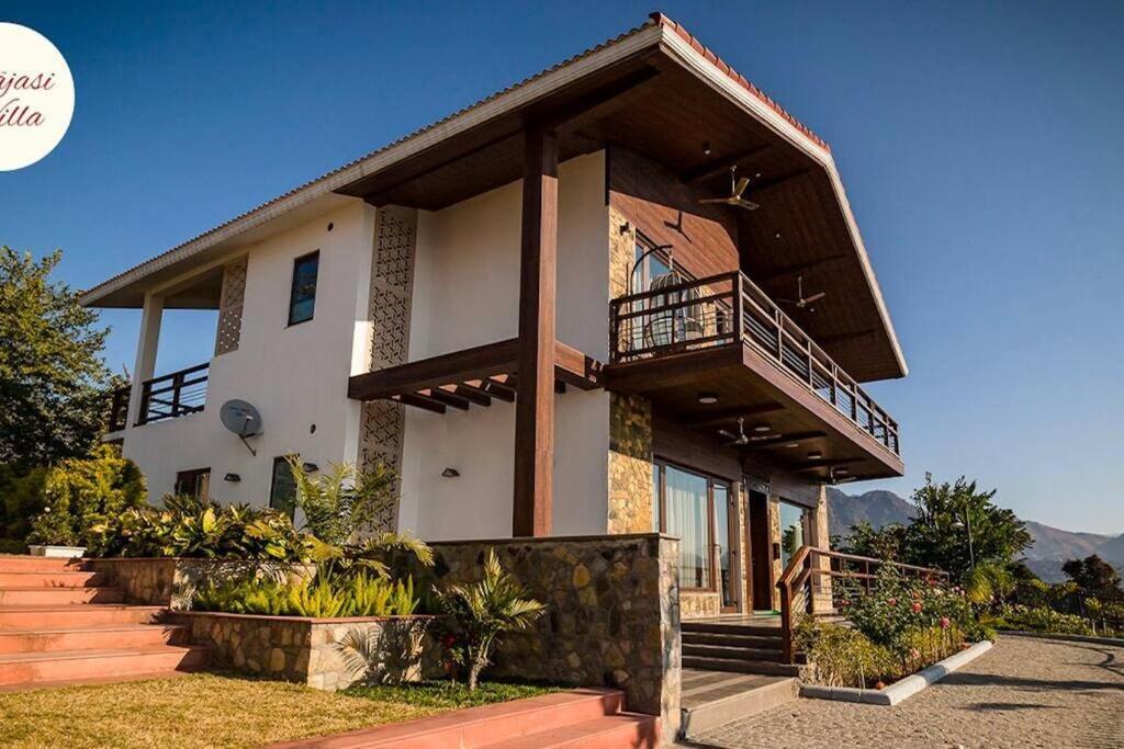 A Majestic Luxurious Villa Overlooking The Ganges view 2