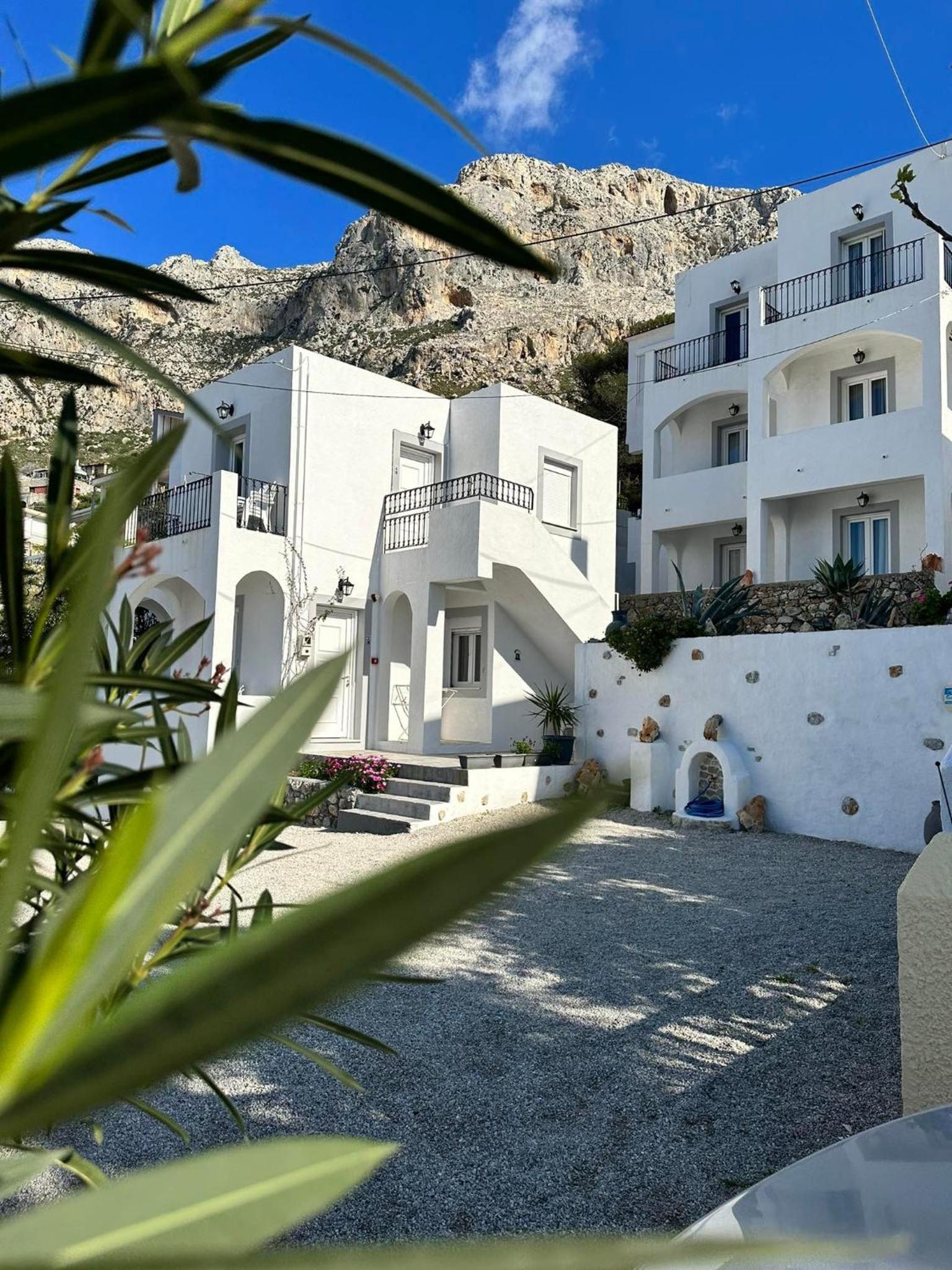 Hotel Elenis Studios&Apartments - Image 1