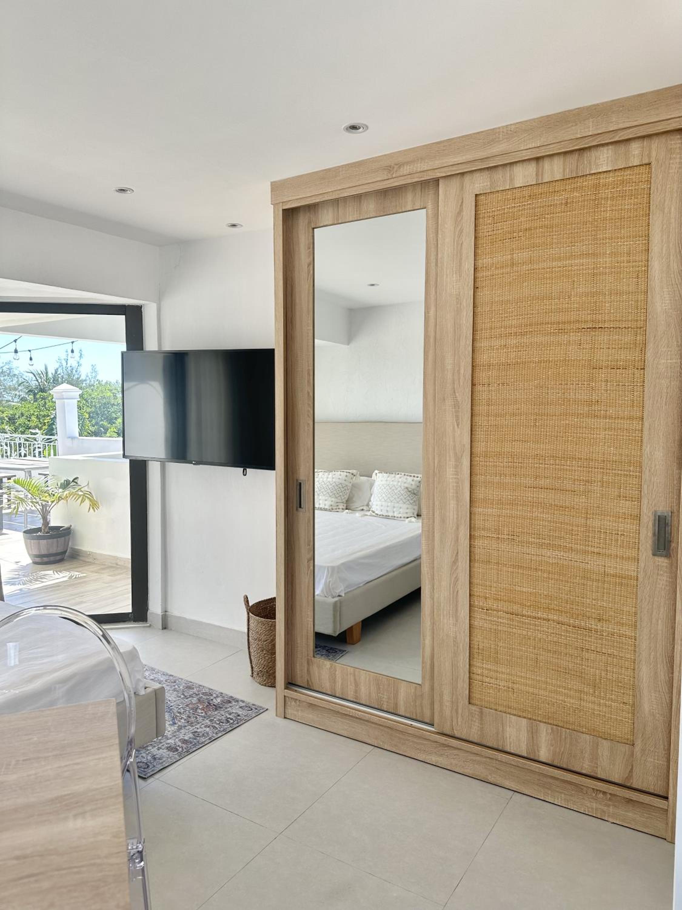 Studio H GrandBay Sea-View