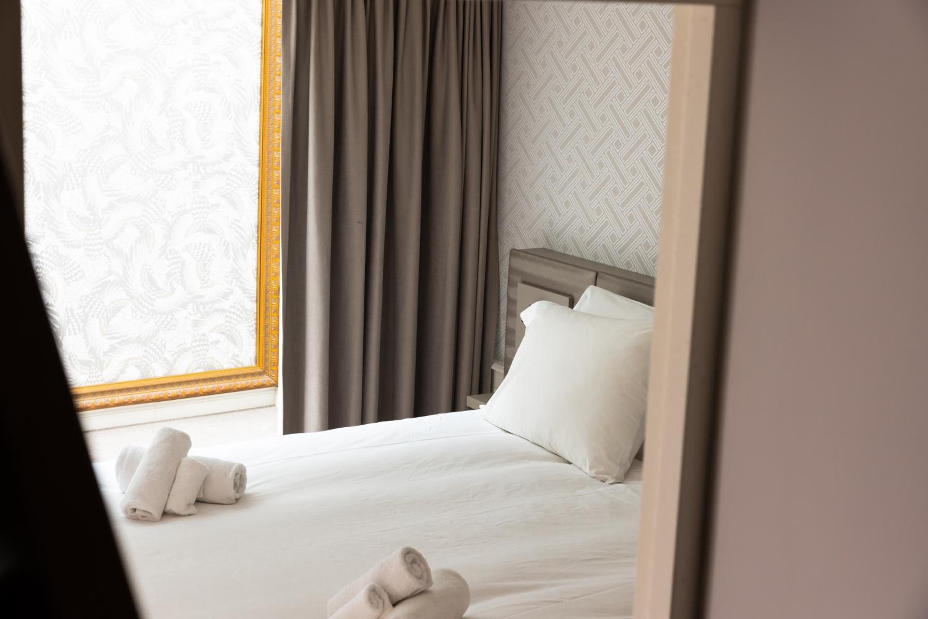 Amsterdam Canal Suites