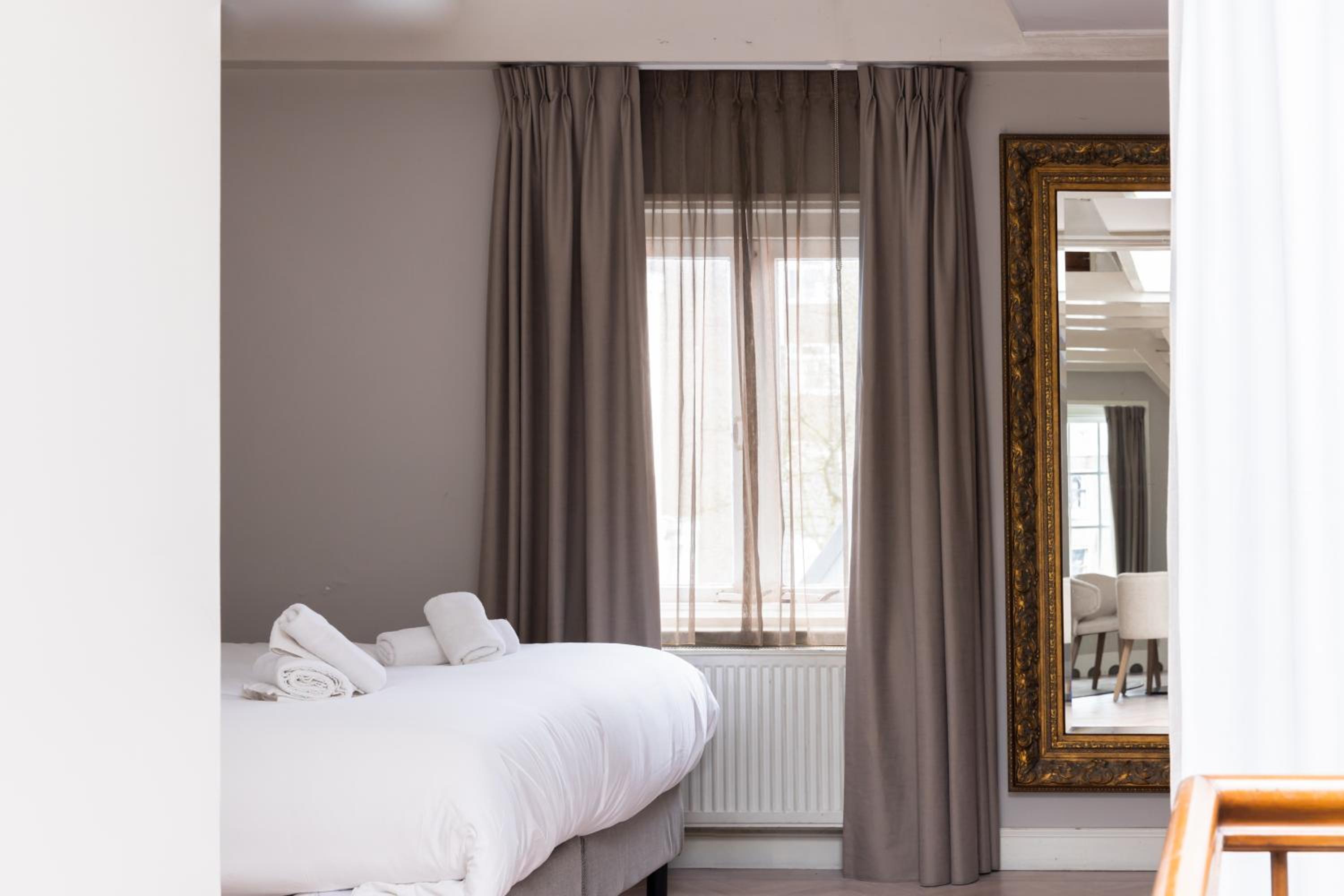 Amsterdam Canal Suites