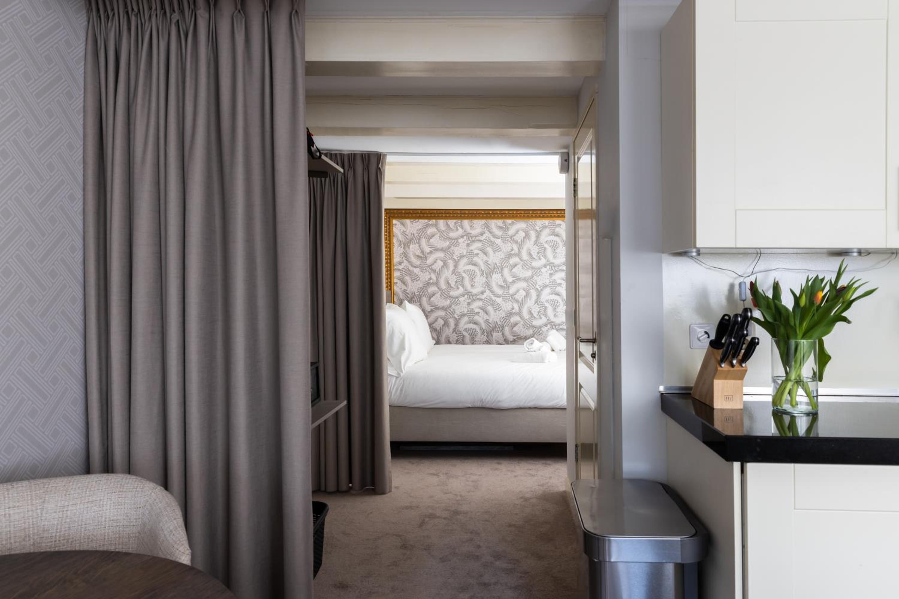 Amsterdam Canal Suites
