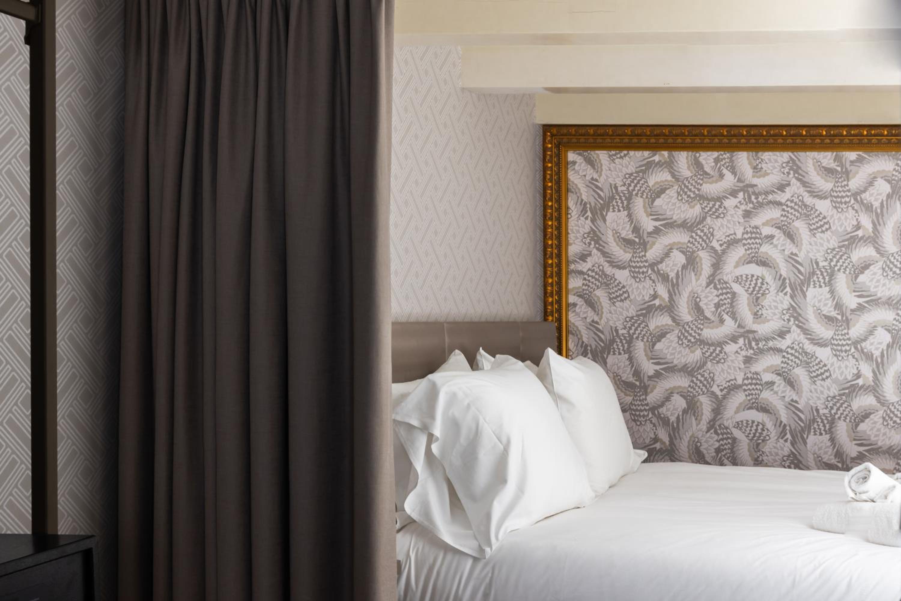 Amsterdam Canal Suites