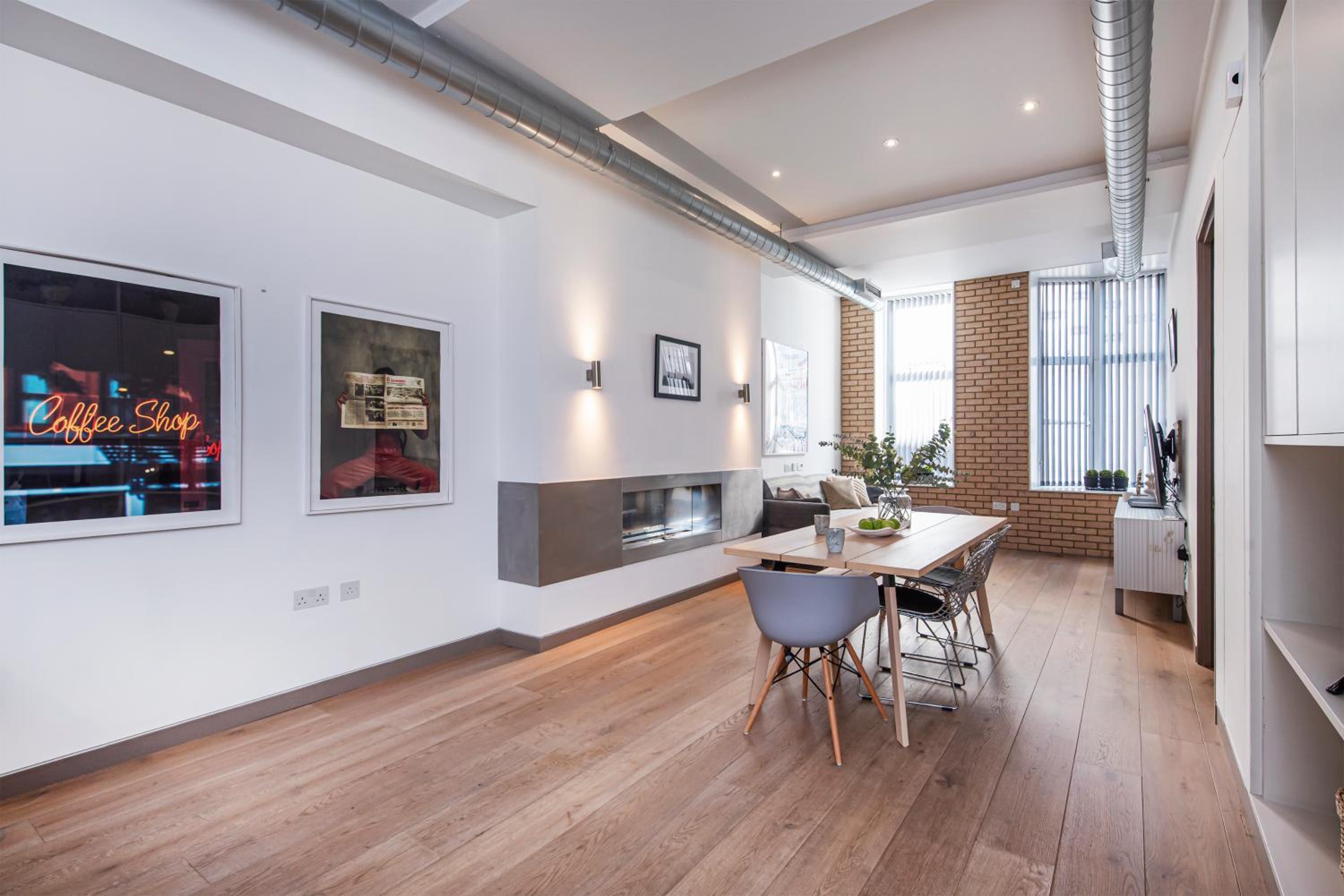Oxford Street -West End-Great Location