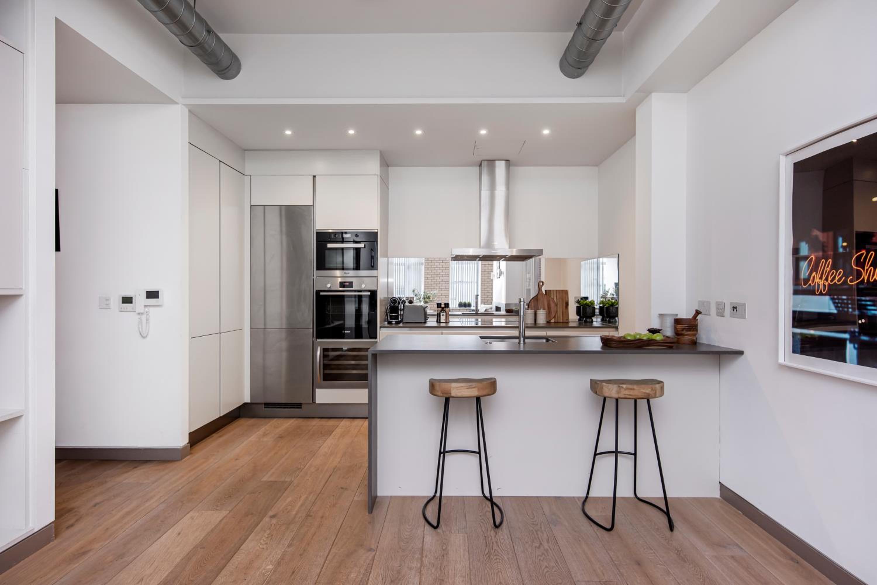 Oxford Street -West End-Great Location