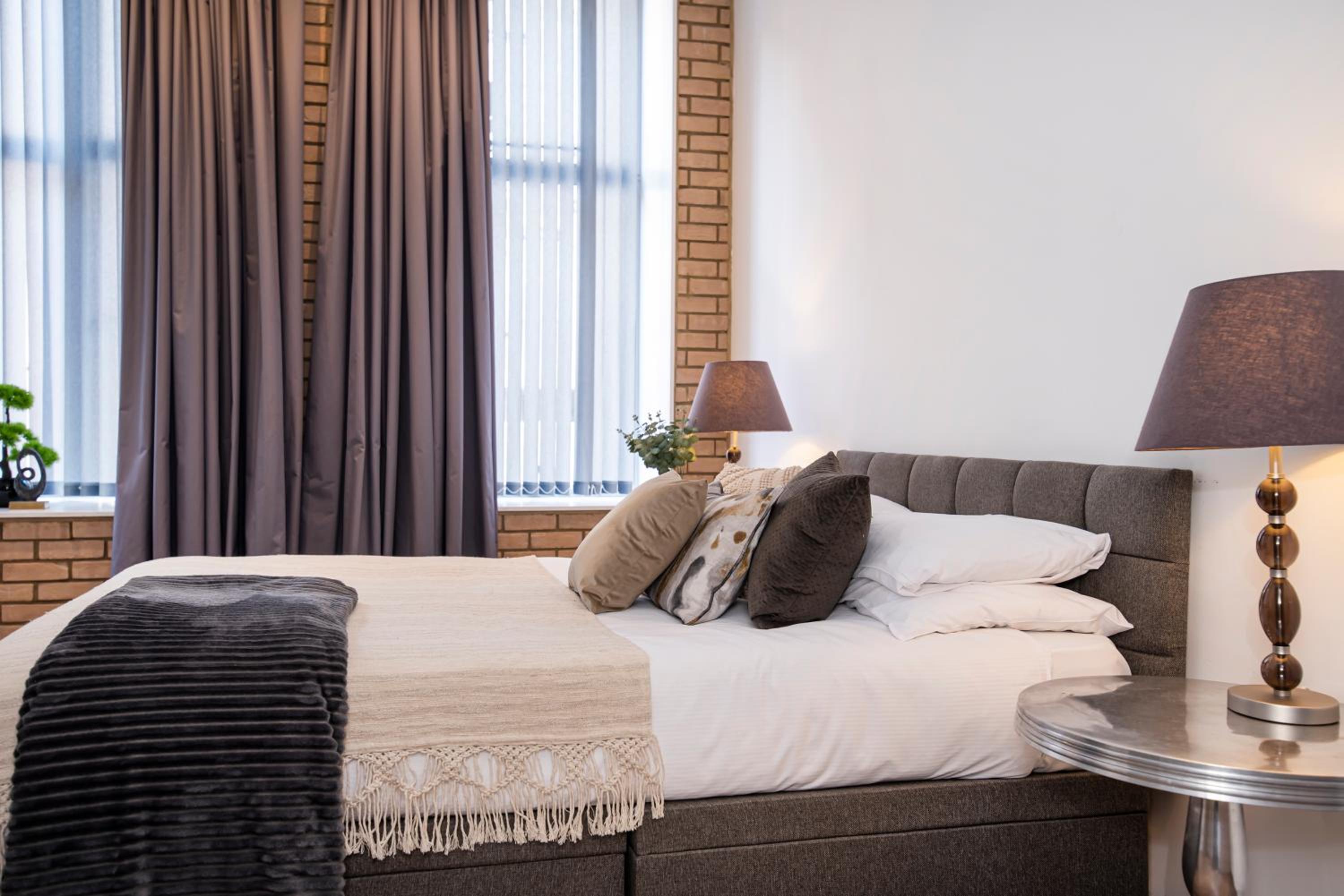 Oxford Street -West End-Great Location