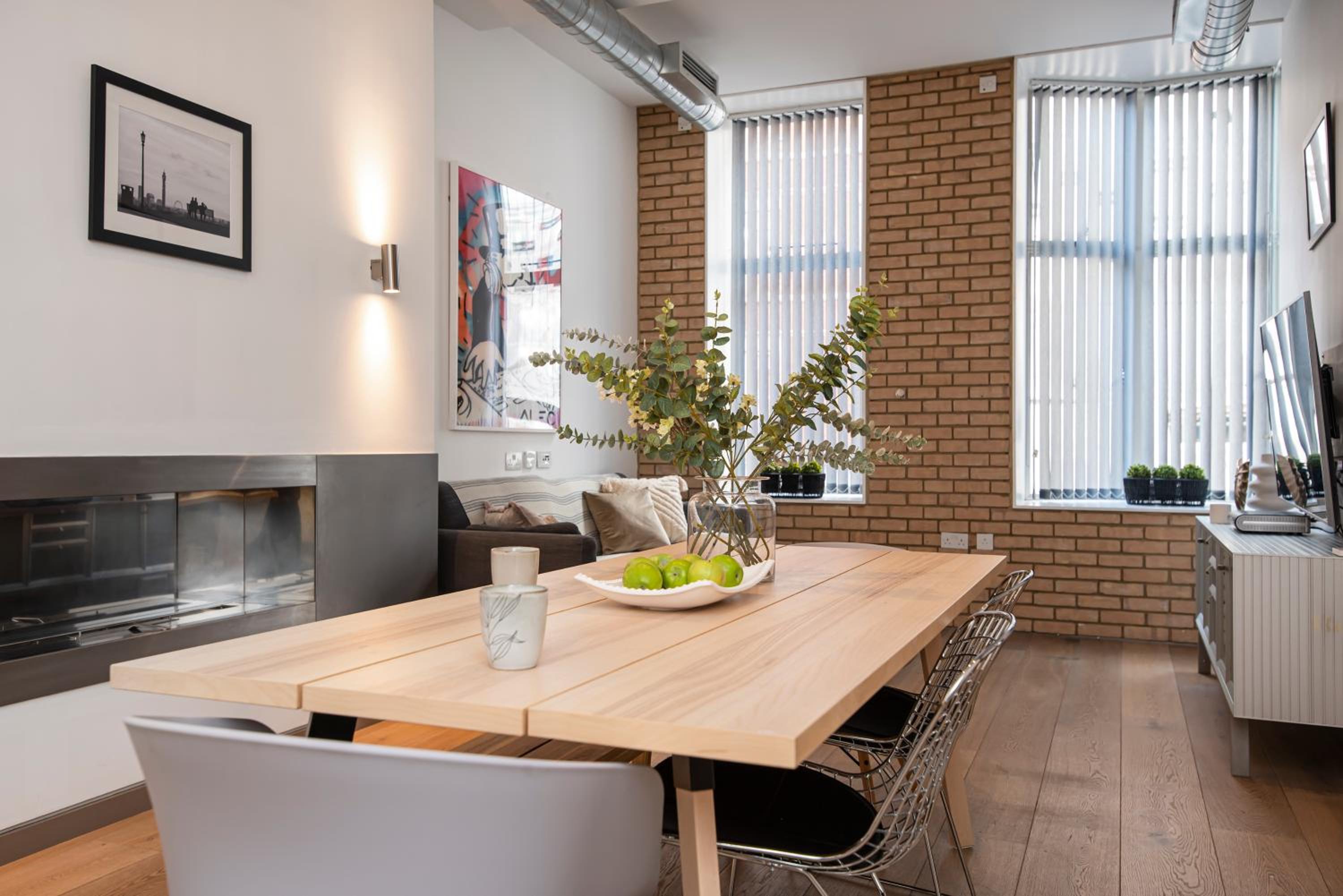Oxford Street -West End-Great Location