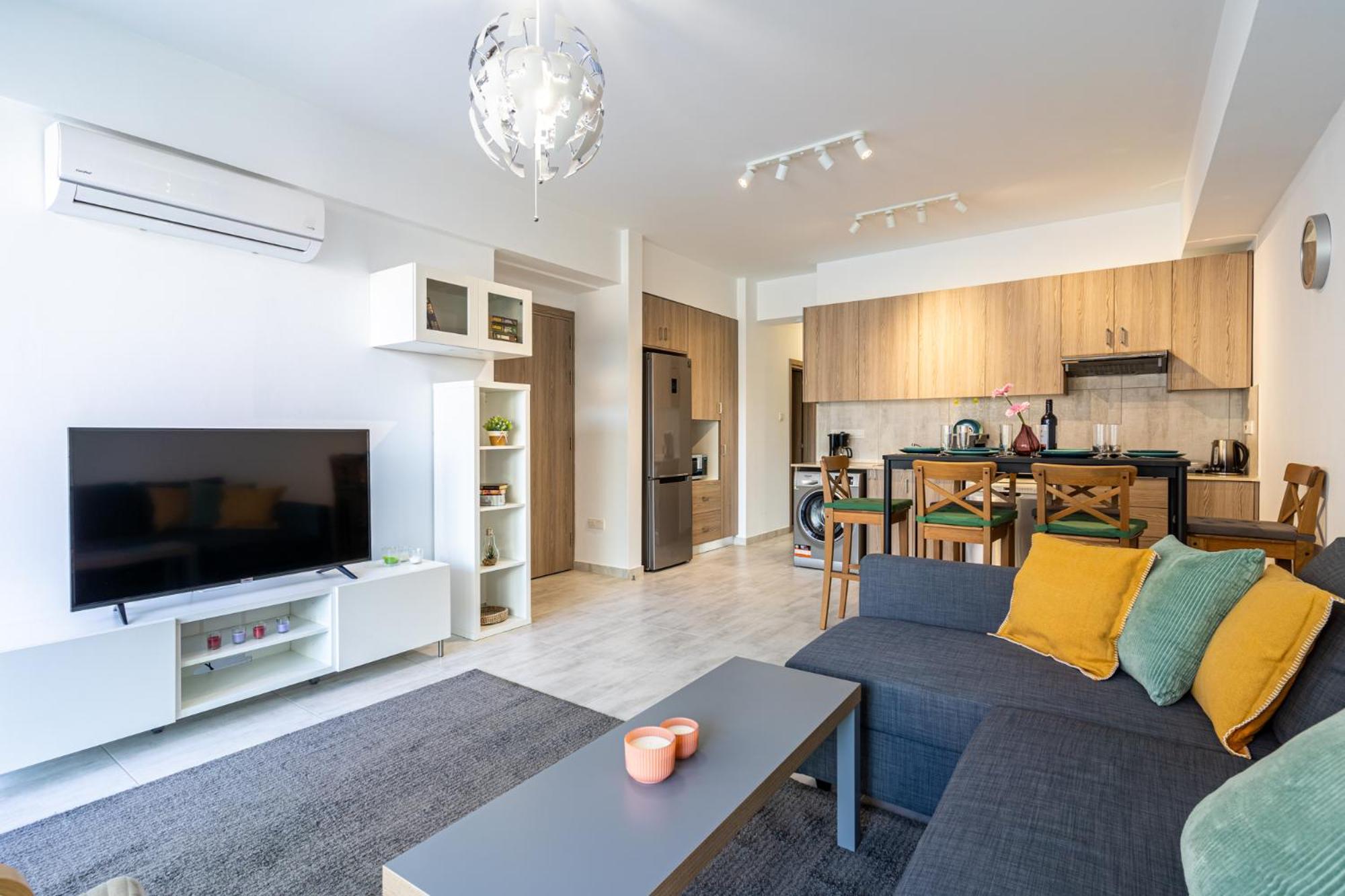 Crystal 2-Bedroom Apartment in Larnaca