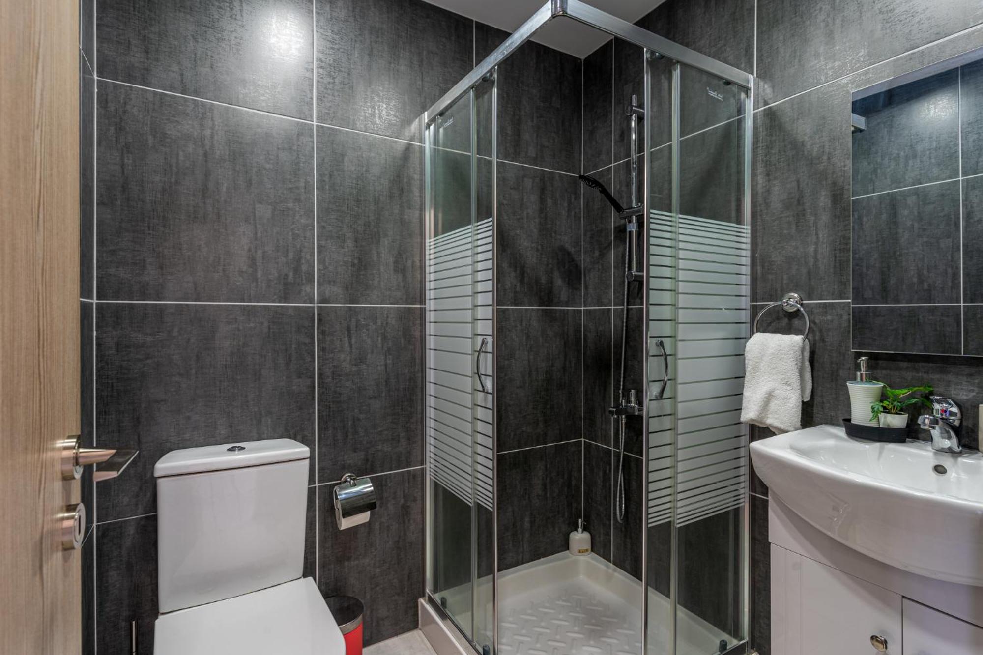 Crystal 2-Bedroom Apartment in Larnaca