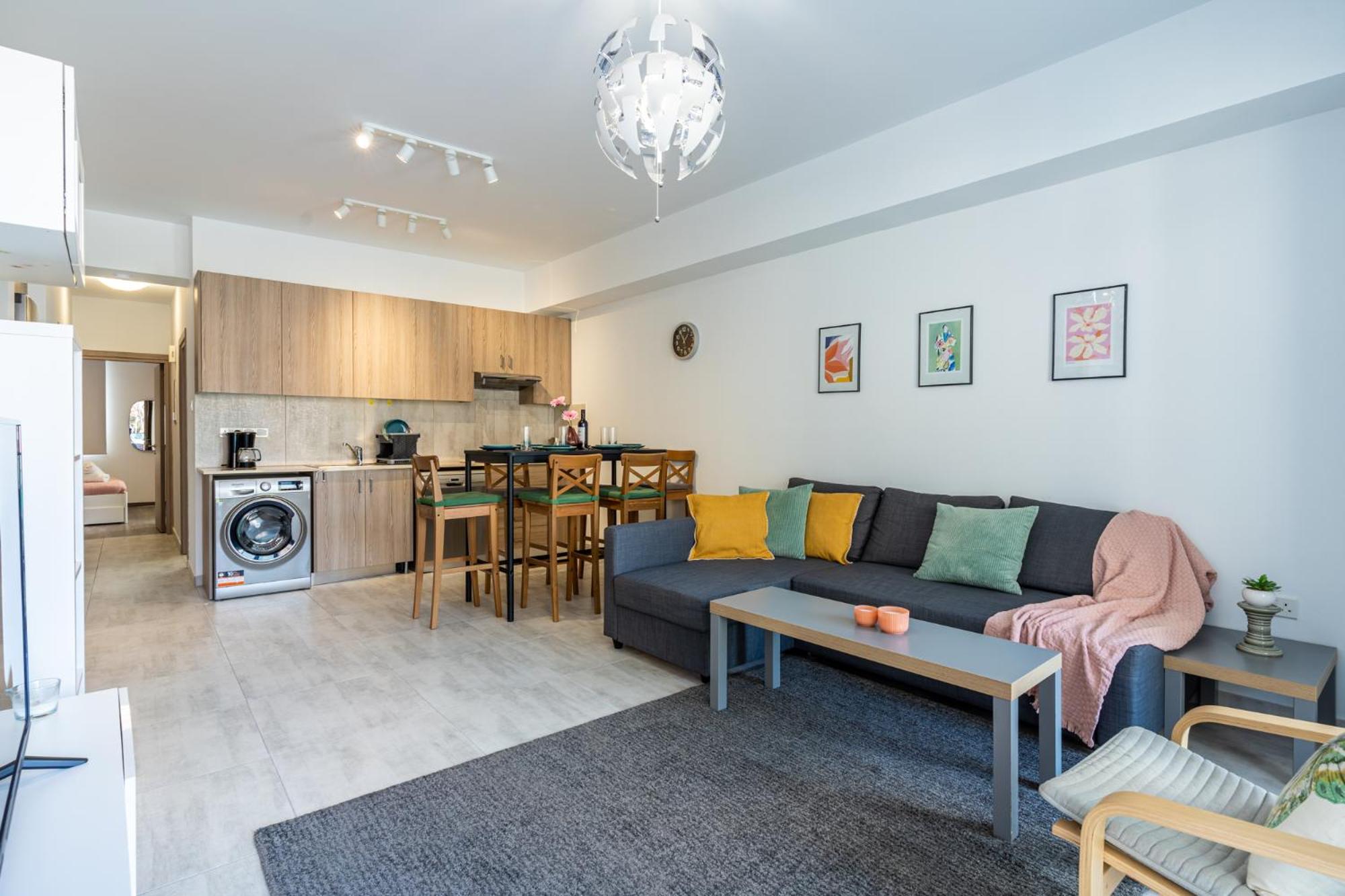 Crystal 2-Bedroom Apartment in Larnaca