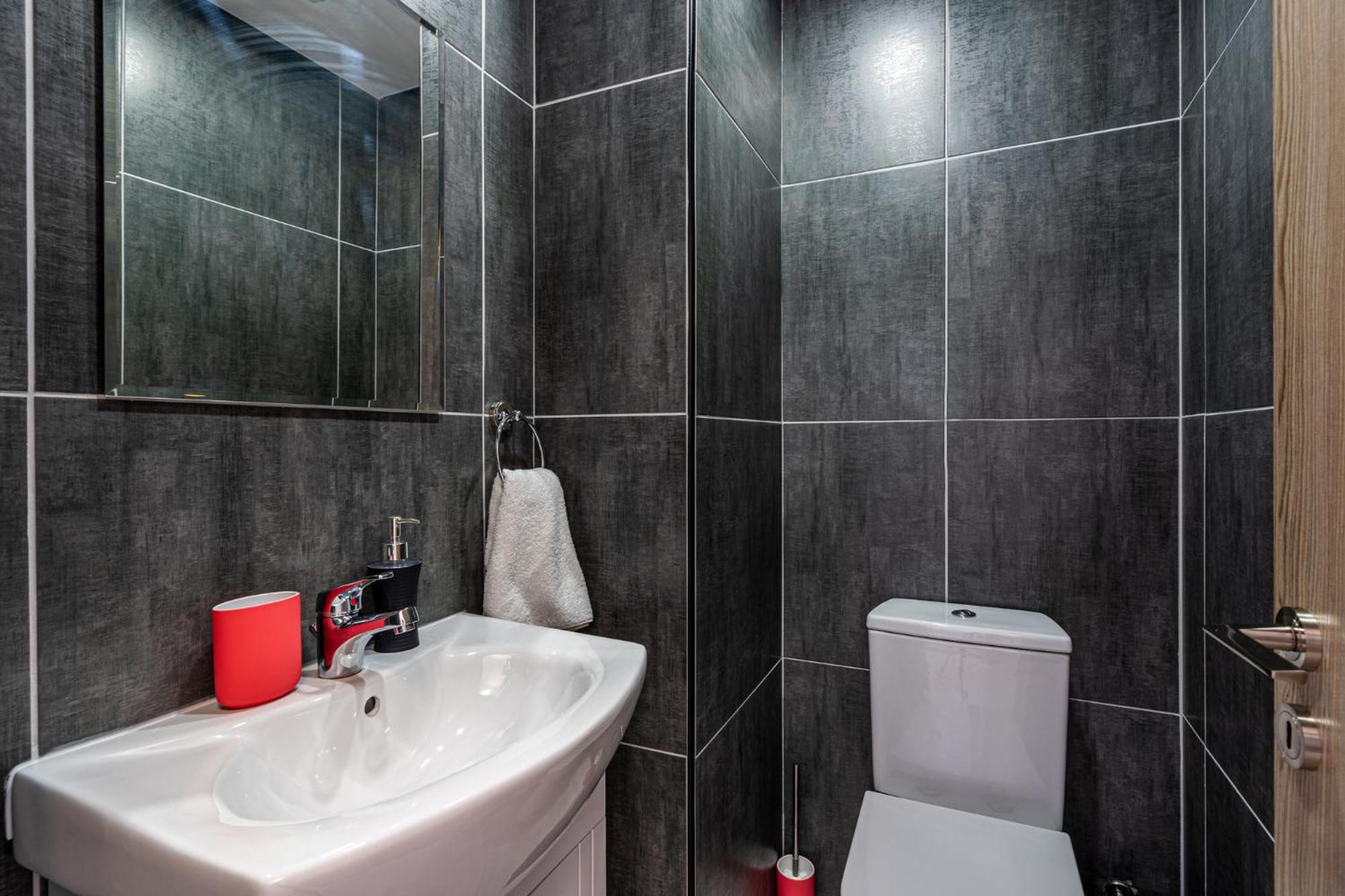 Crystal 2-Bedroom Apartment in Larnaca