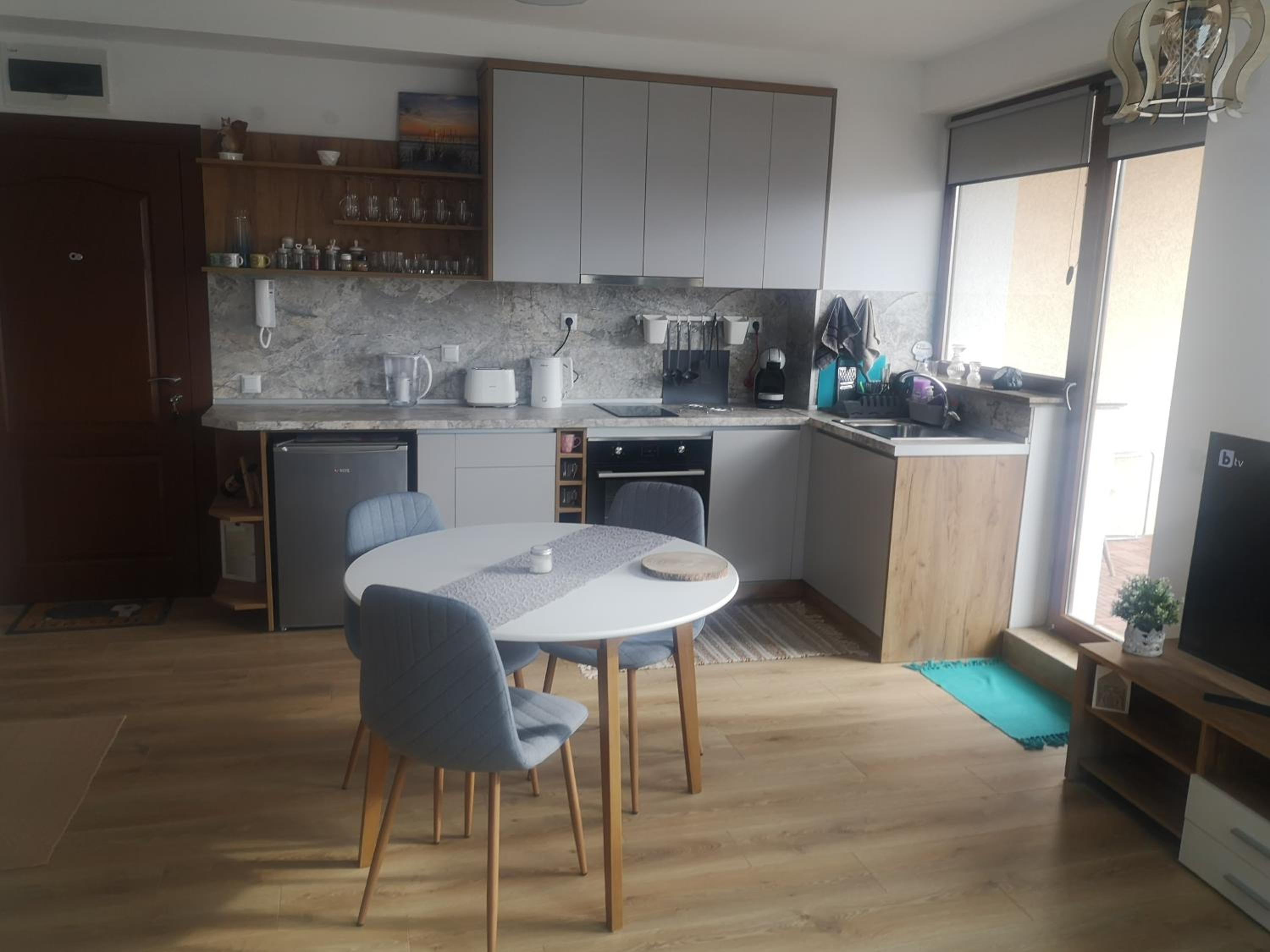 QUEEN'S VIEW app-9 free pool,parking, fitness & sea view