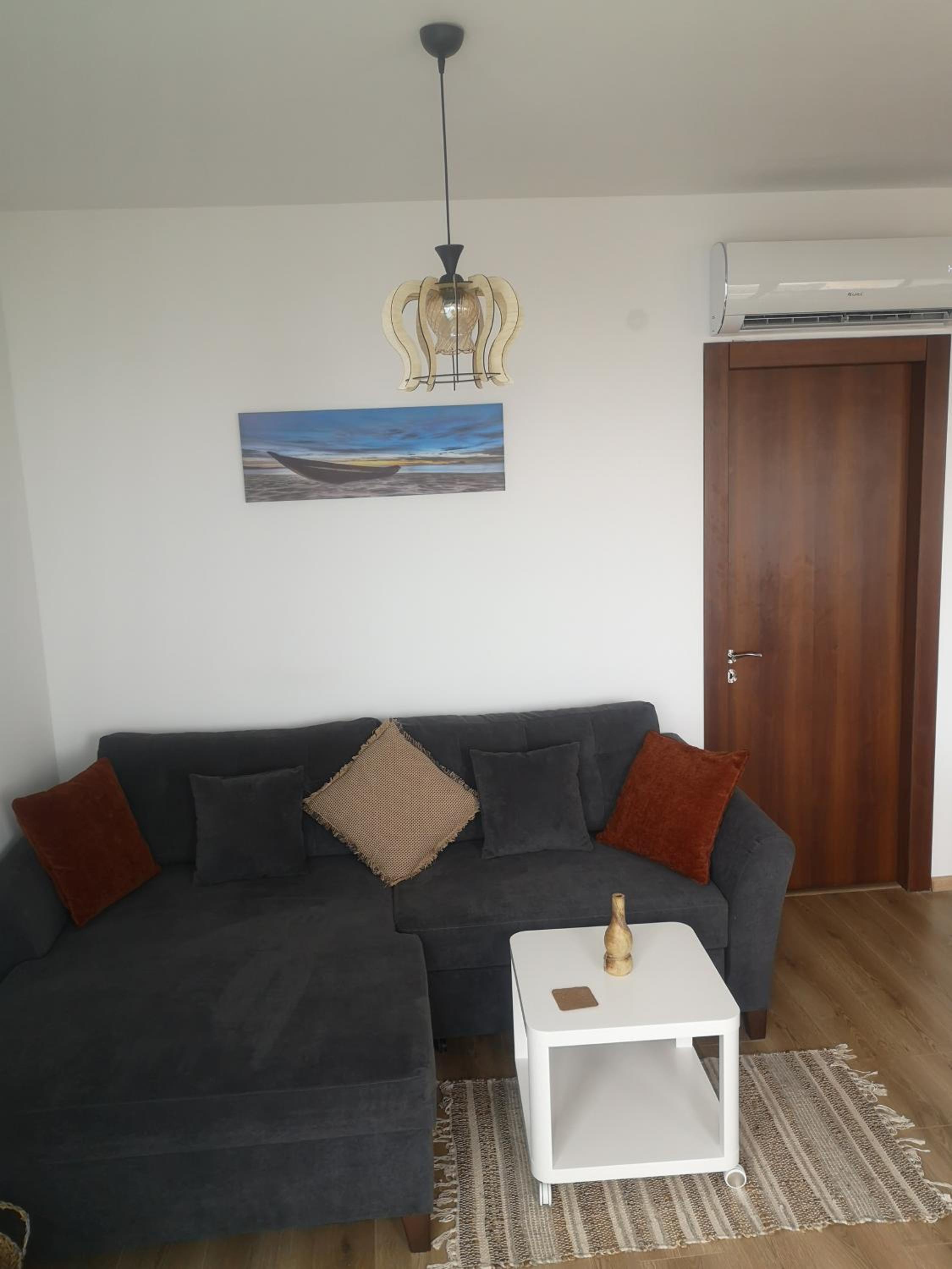 QUEEN'S VIEW app-9 free pool,parking, fitness & sea view