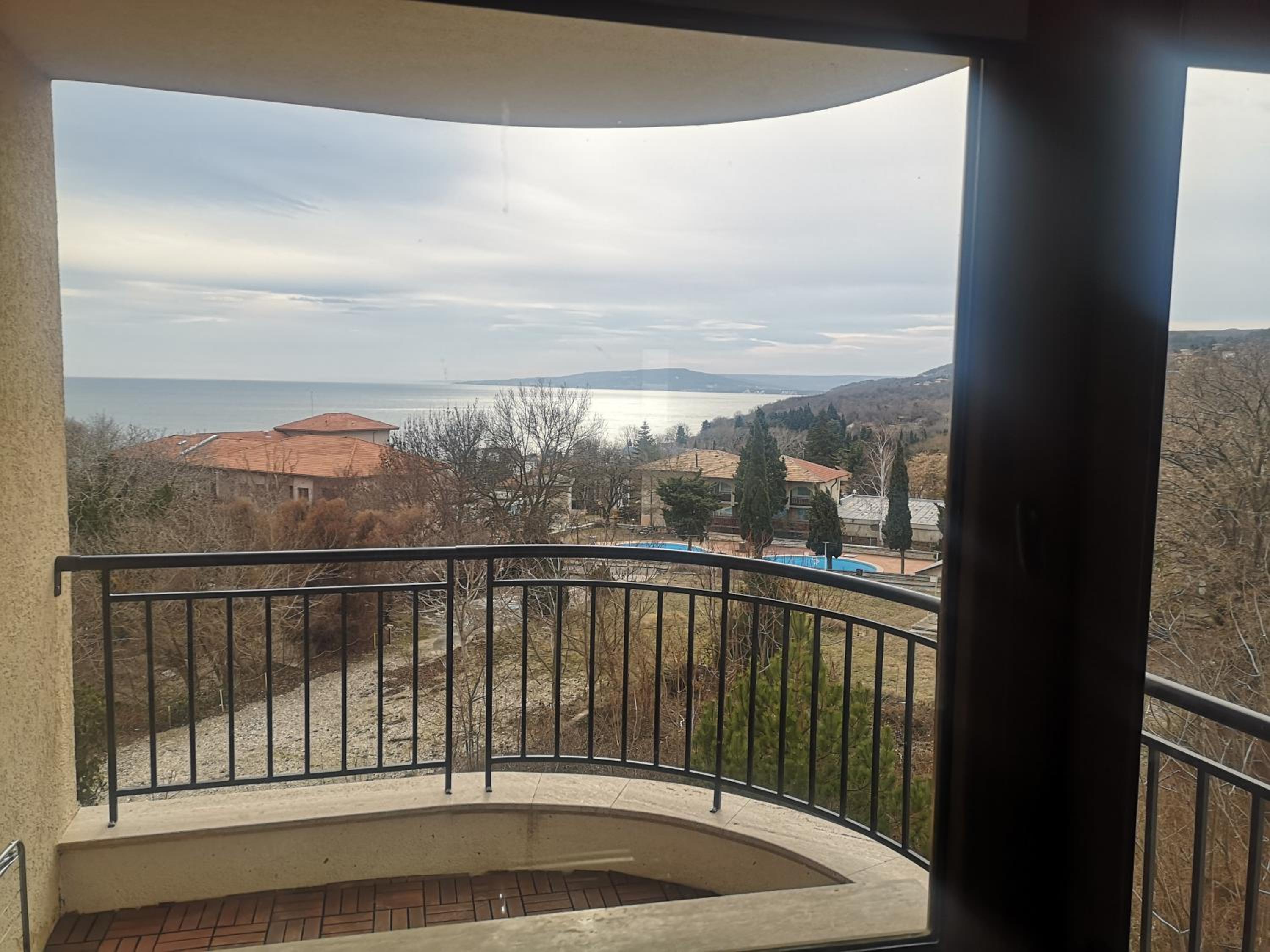 QUEEN'S VIEW app-9 free pool,parking, fitness & sea view