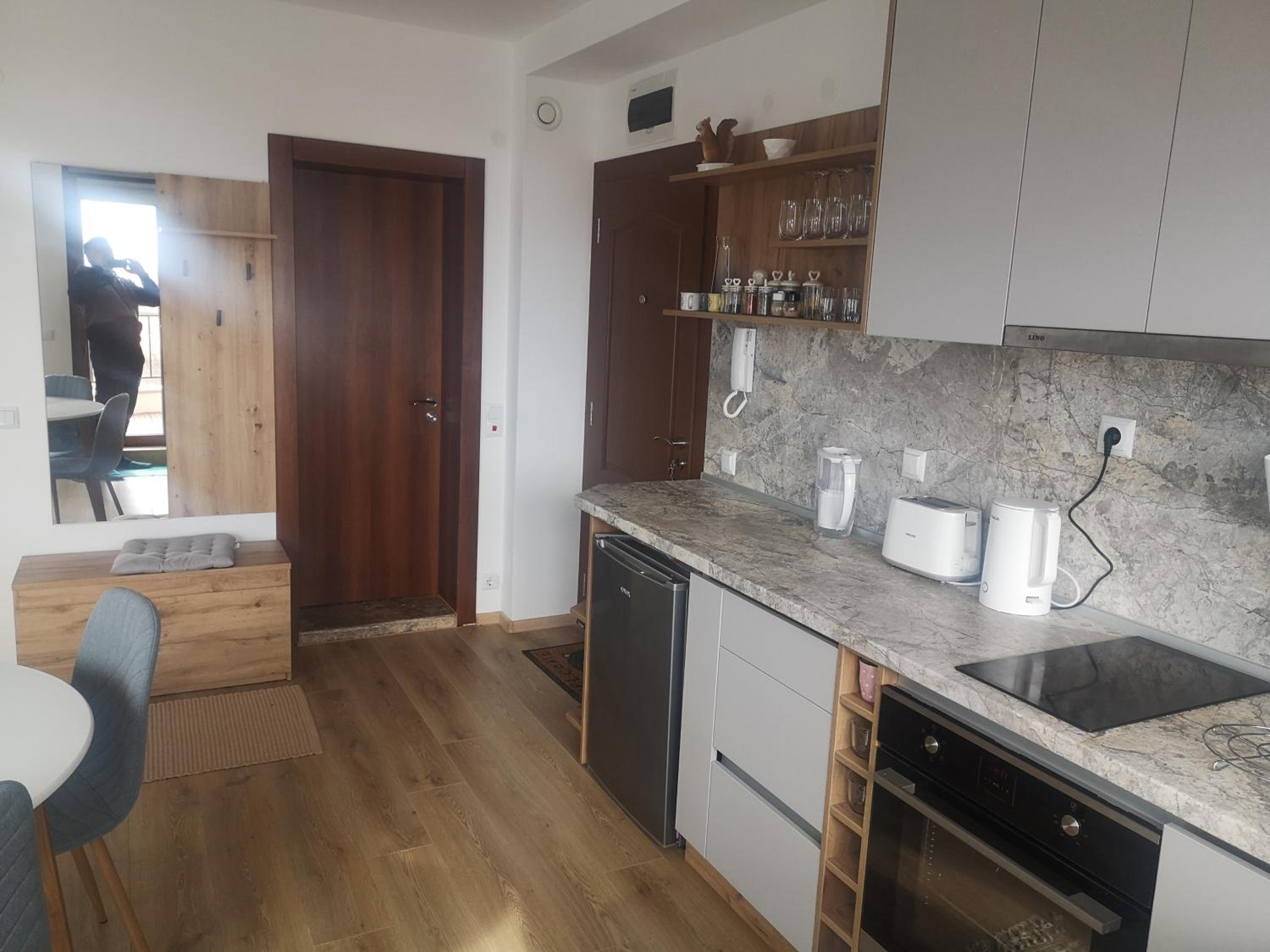 QUEEN'S VIEW app-9 free pool,parking, fitness & sea view