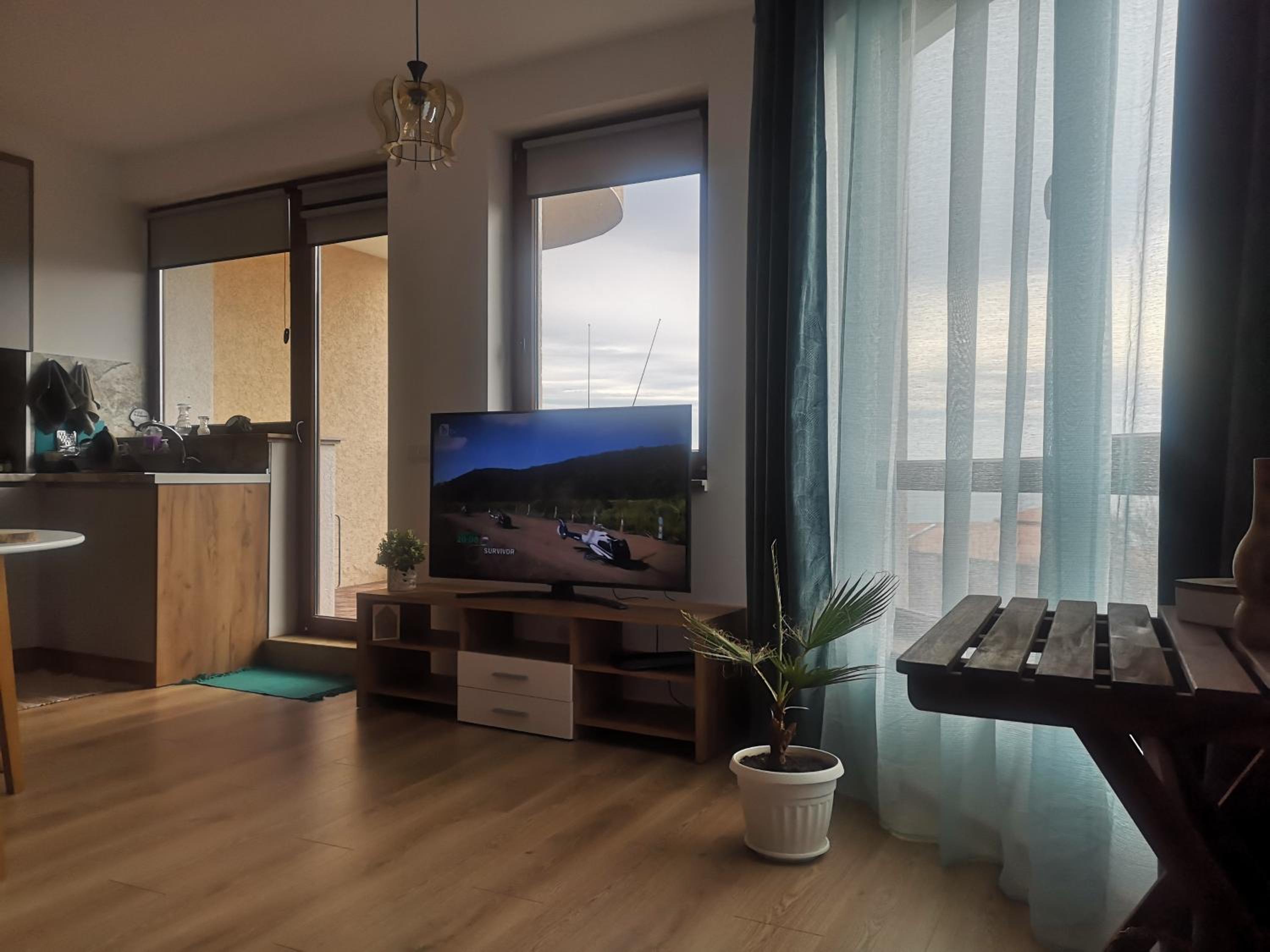 QUEEN'S VIEW app-9 free pool,parking, fitness & sea view
