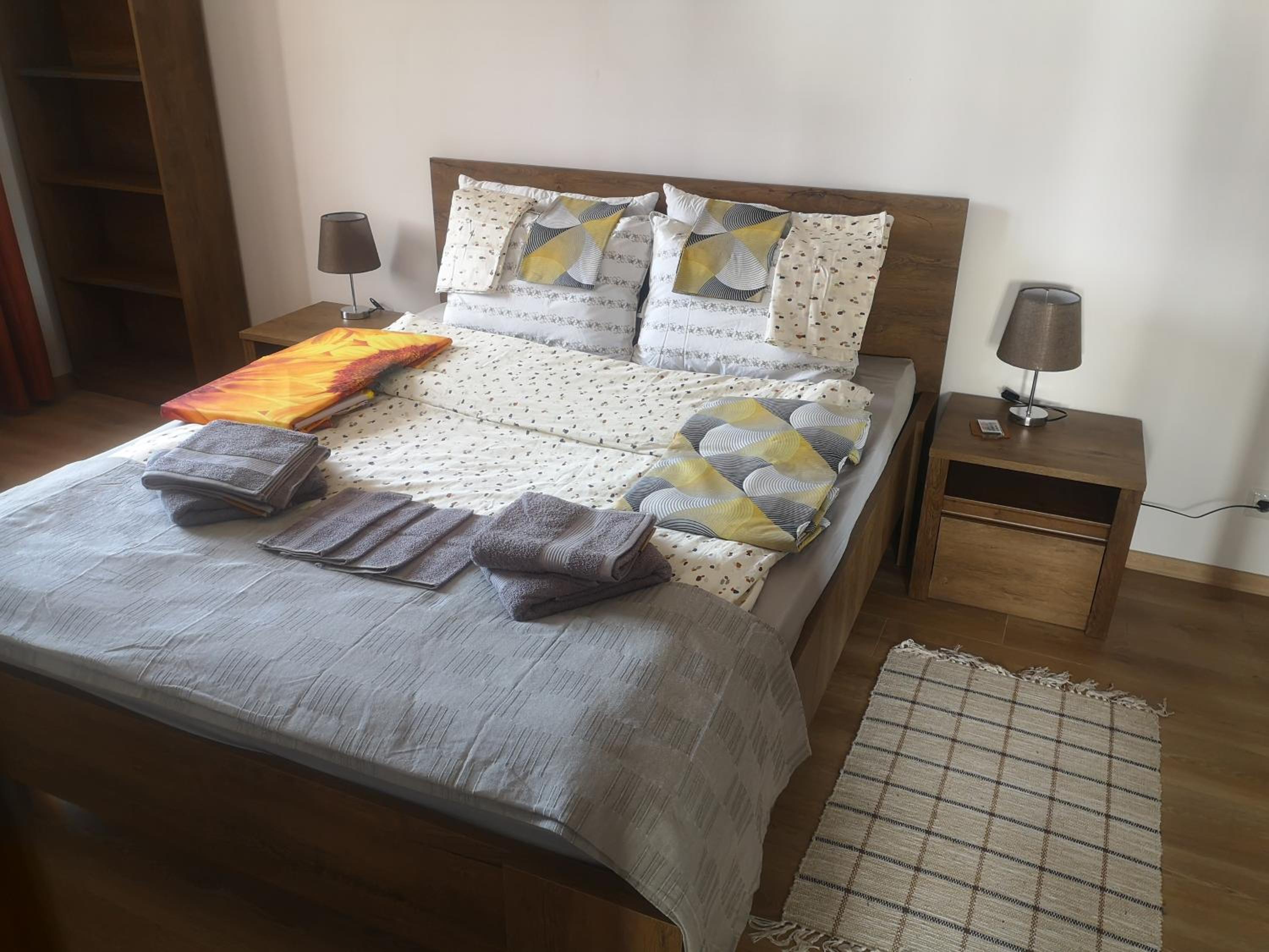 QUEEN'S VIEW app-9 free pool,parking, fitness & sea view