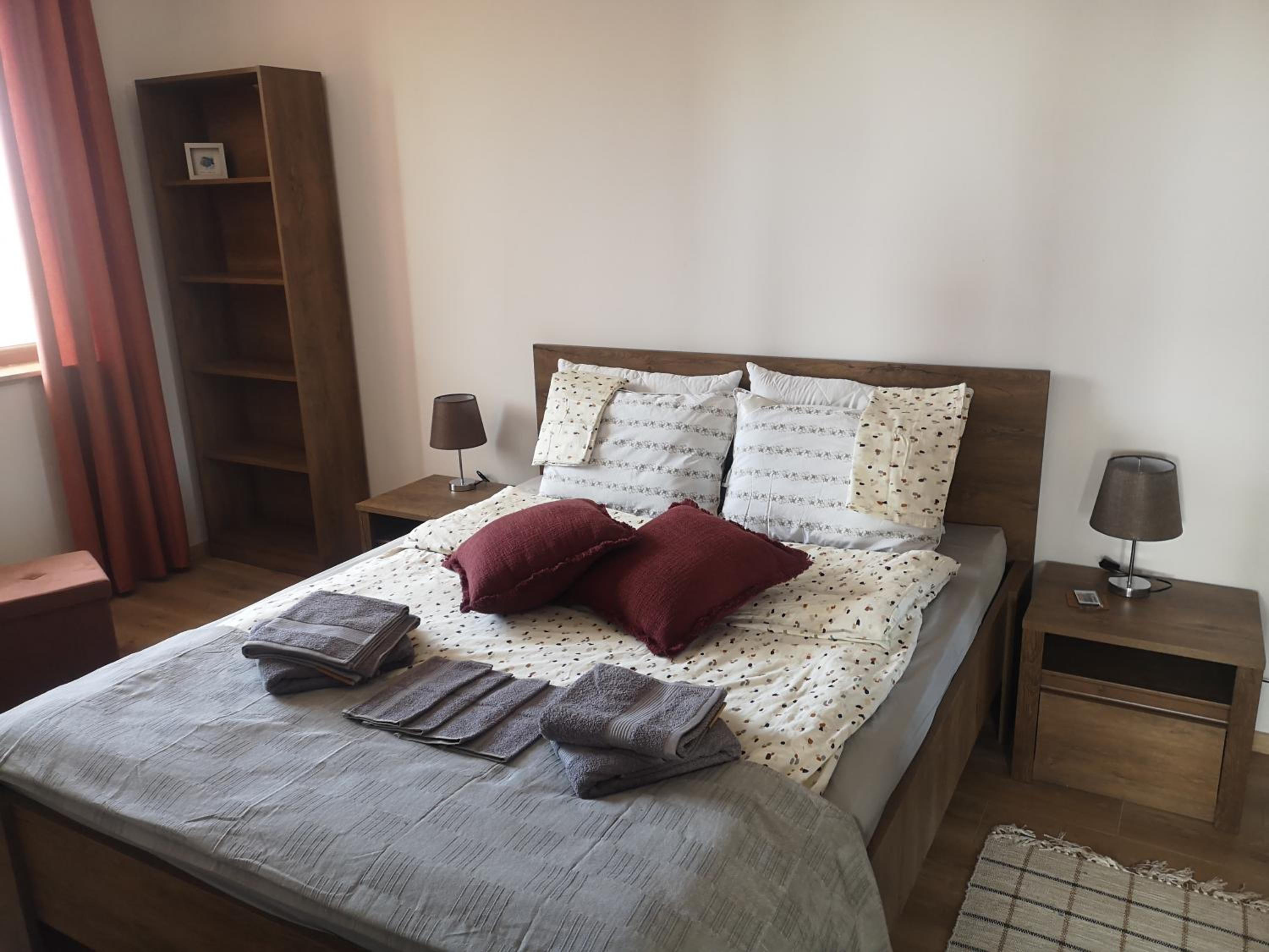 QUEEN'S VIEW app-9 free pool,parking, fitness & sea view