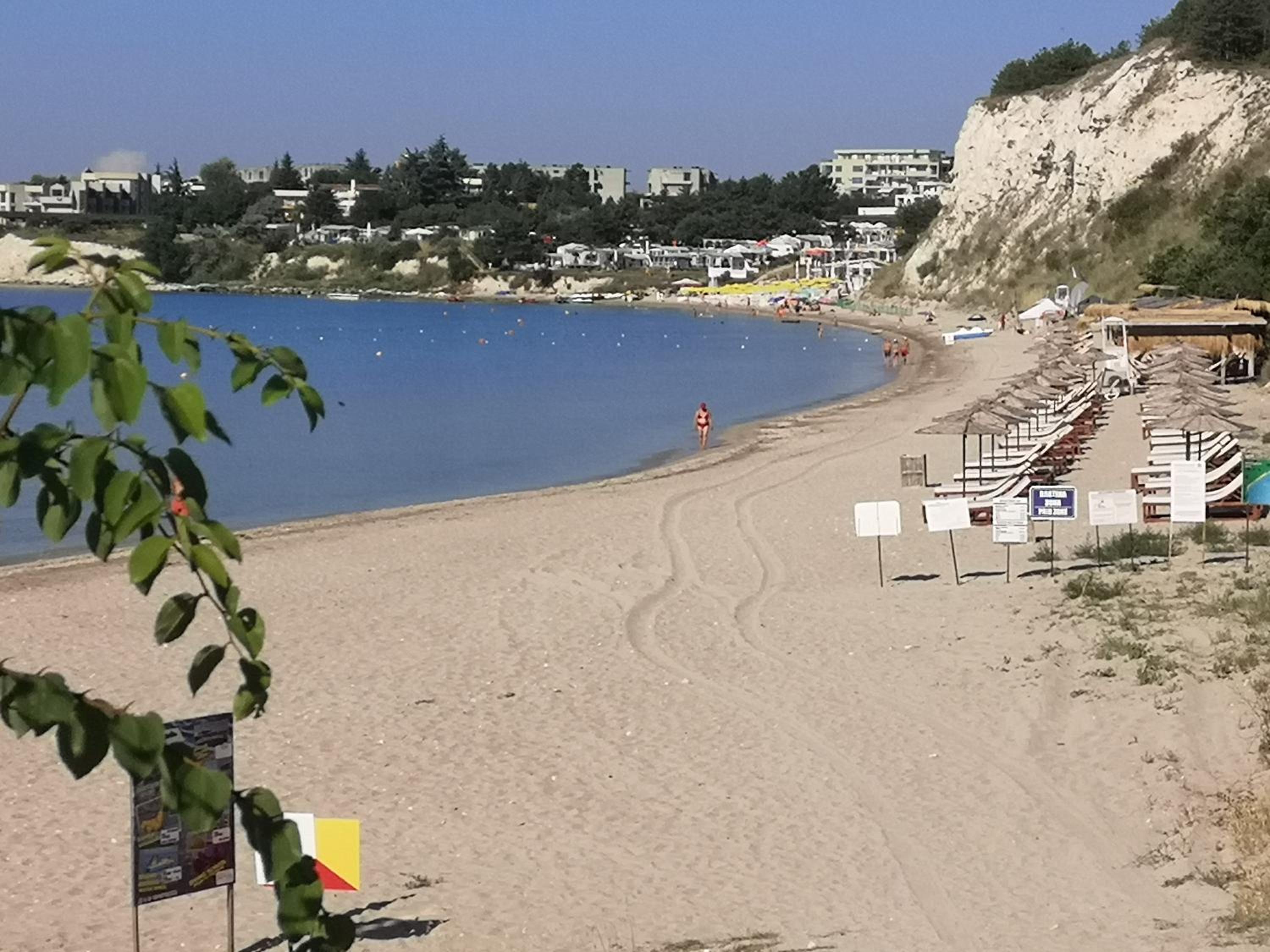 QUEEN'S VIEW app-9 free pool,parking, fitness & sea view