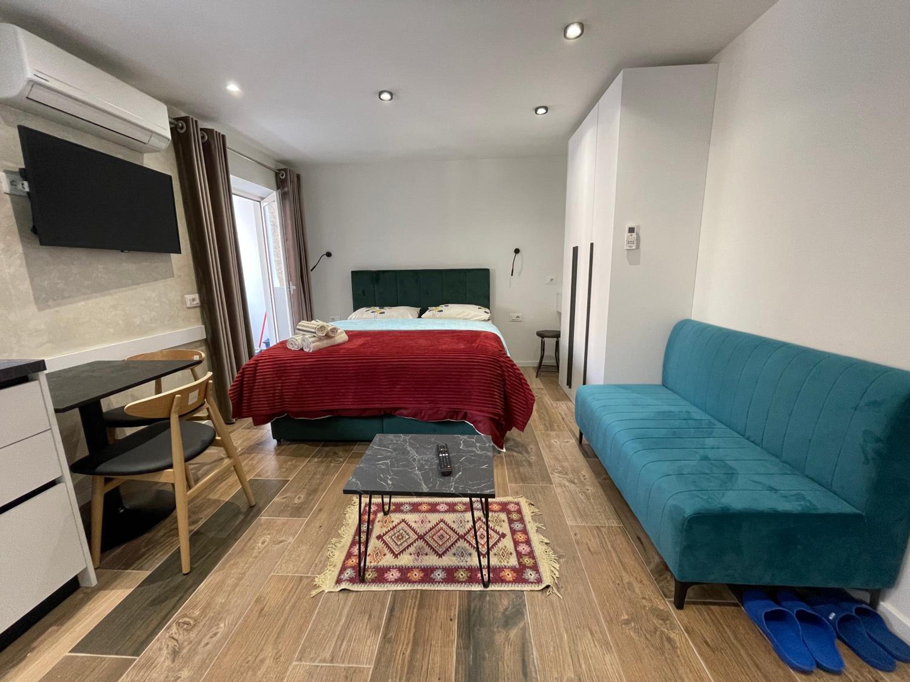Le petite Studio Apartments - ENJOY TRAVEL