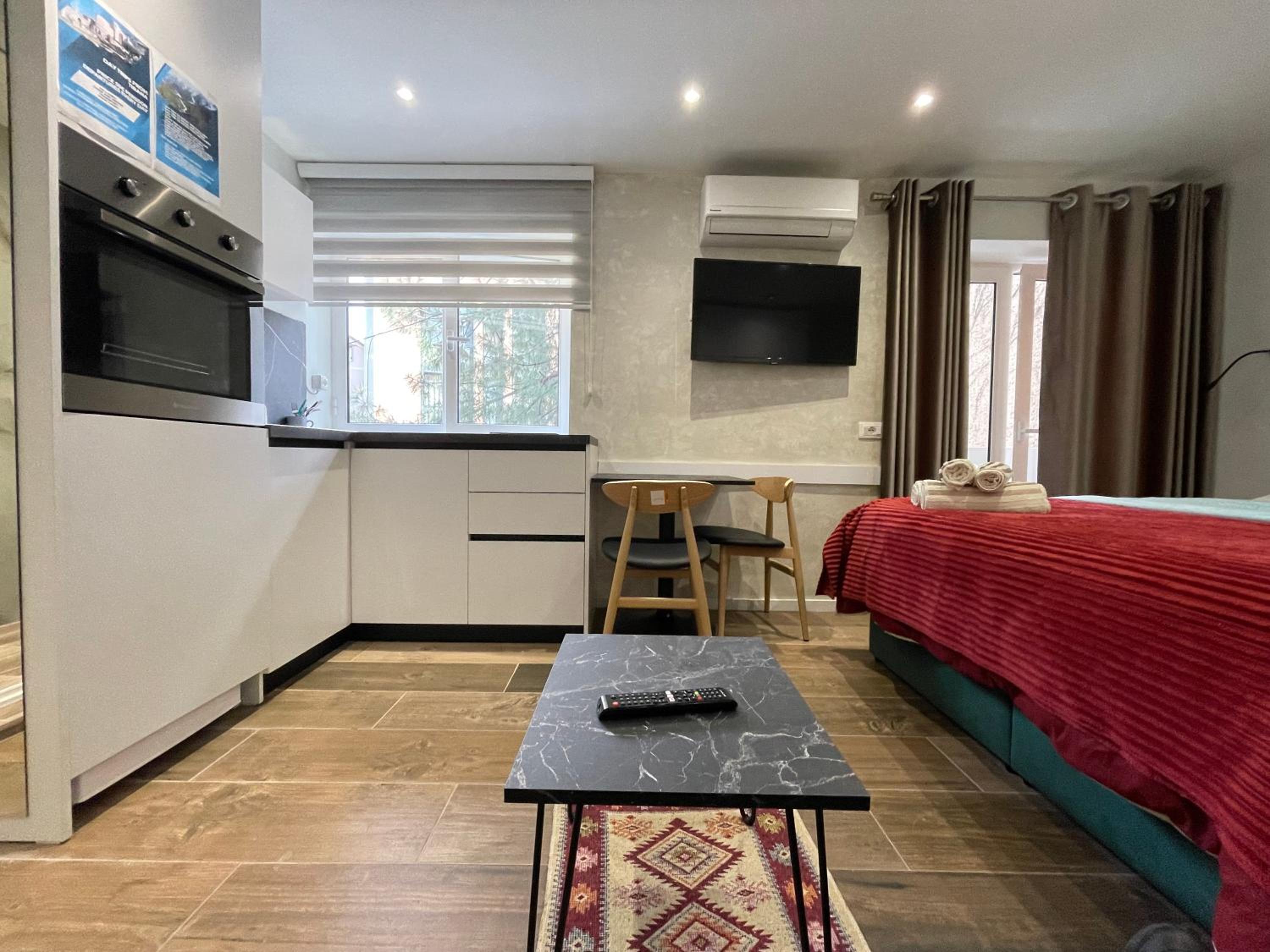 Le petite Studio Apartments - ENJOY TRAVEL