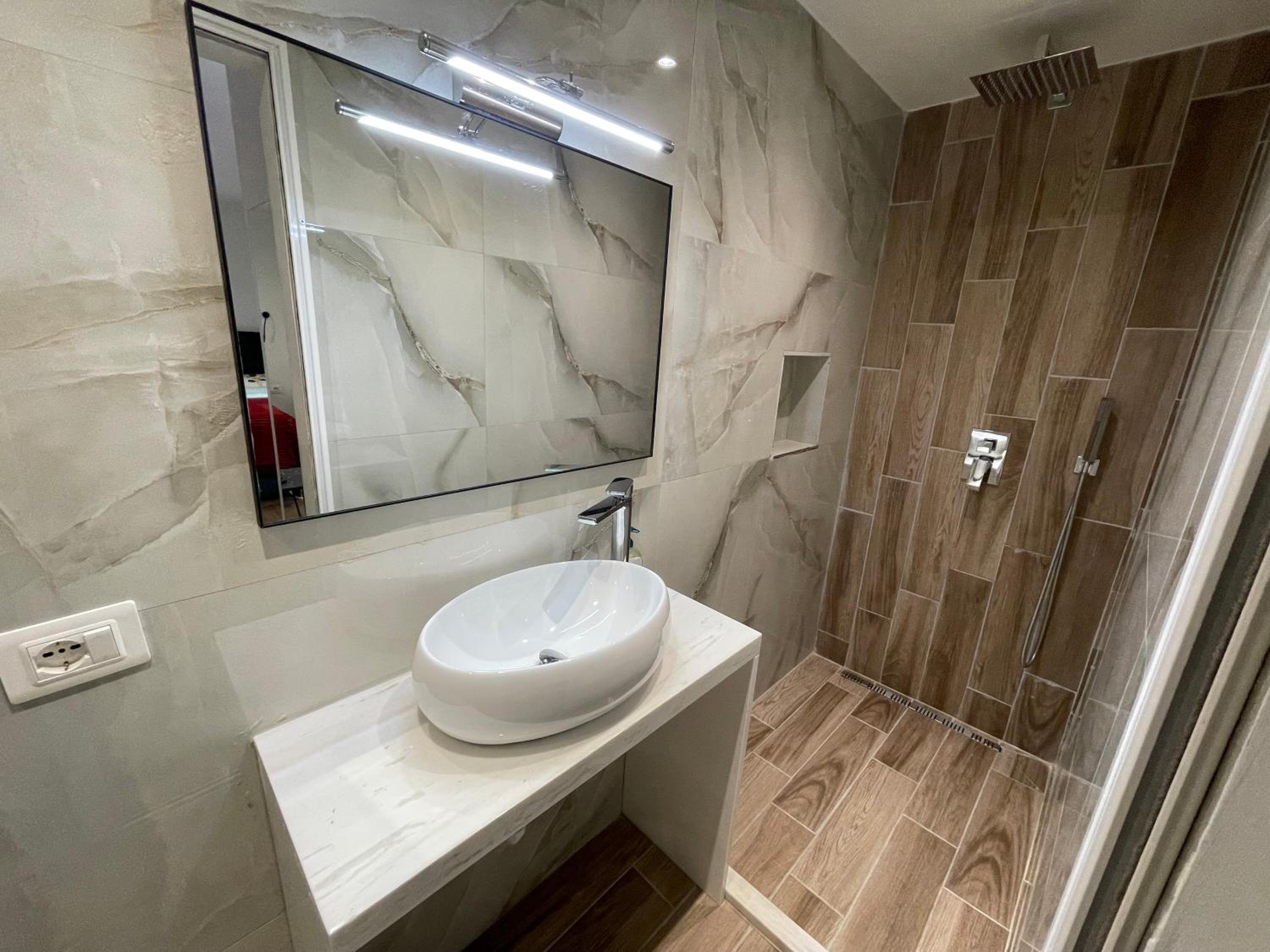 Le petite Studio Apartments - ENJOY TRAVEL
