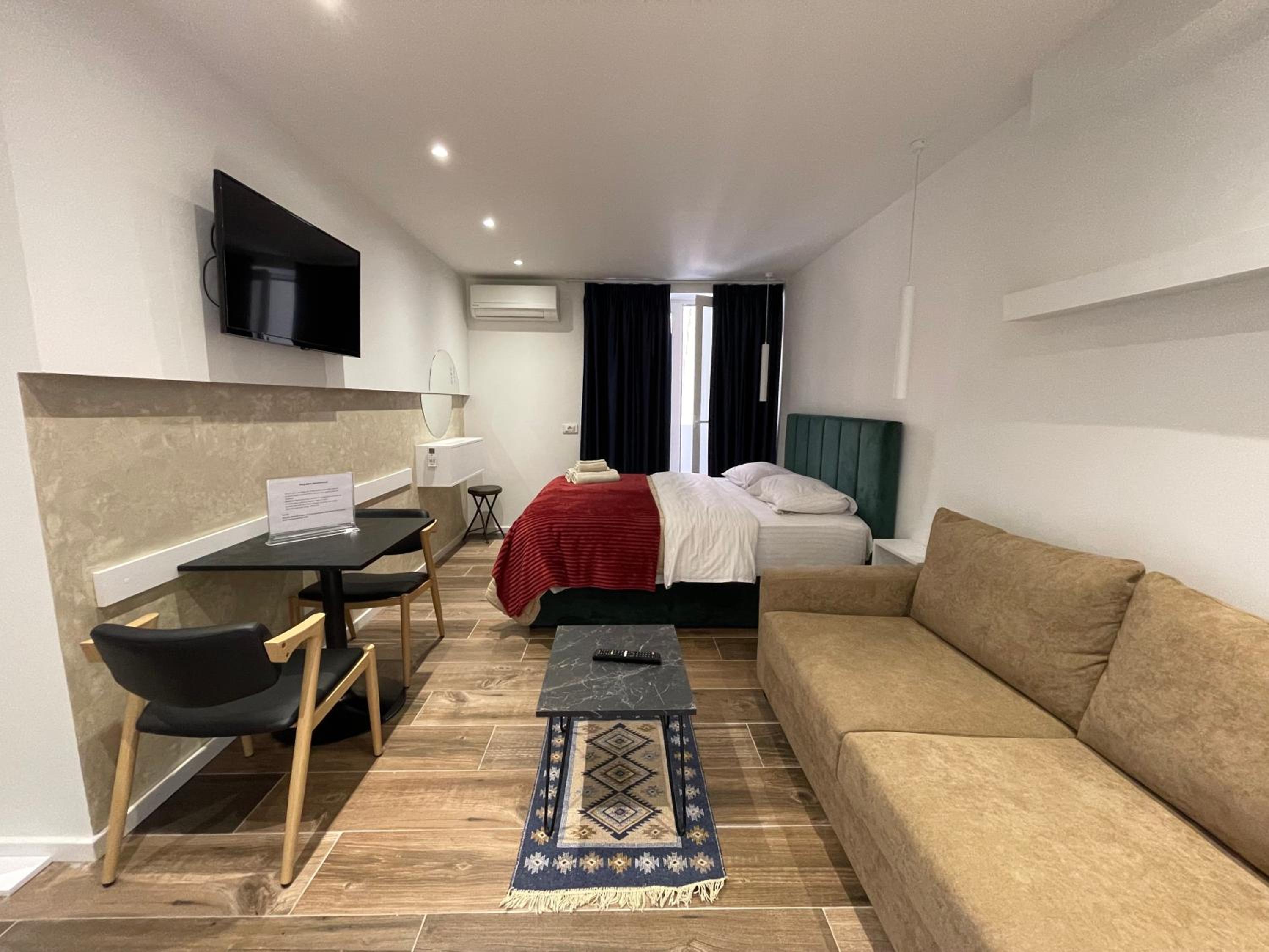 Le petite Studio Apartments - ENJOY TRAVEL