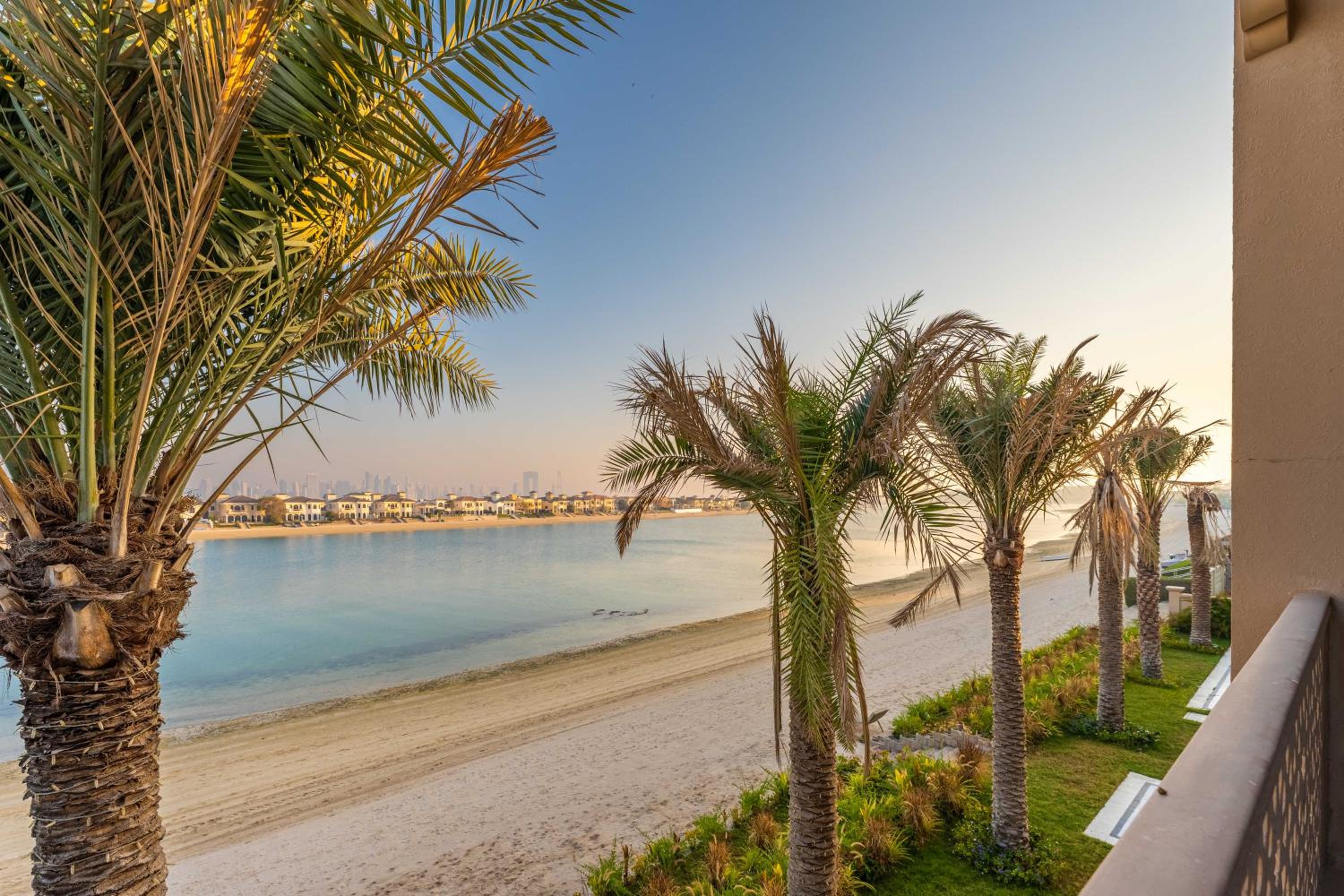 Maison Privee - Exclusive Villa with Private Pool, Garden & Beach