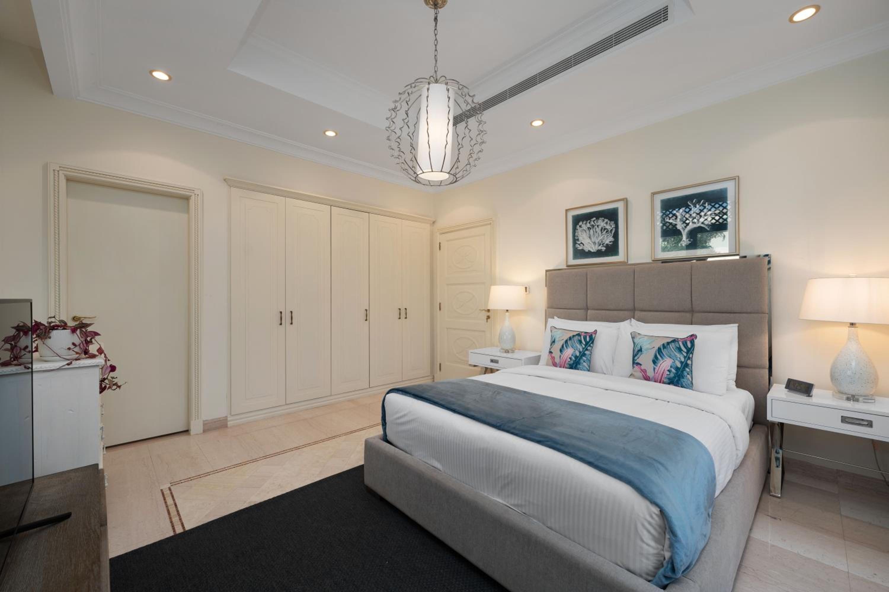 Maison Privee - Exclusive Villa with Private Pool, Garden & Beach