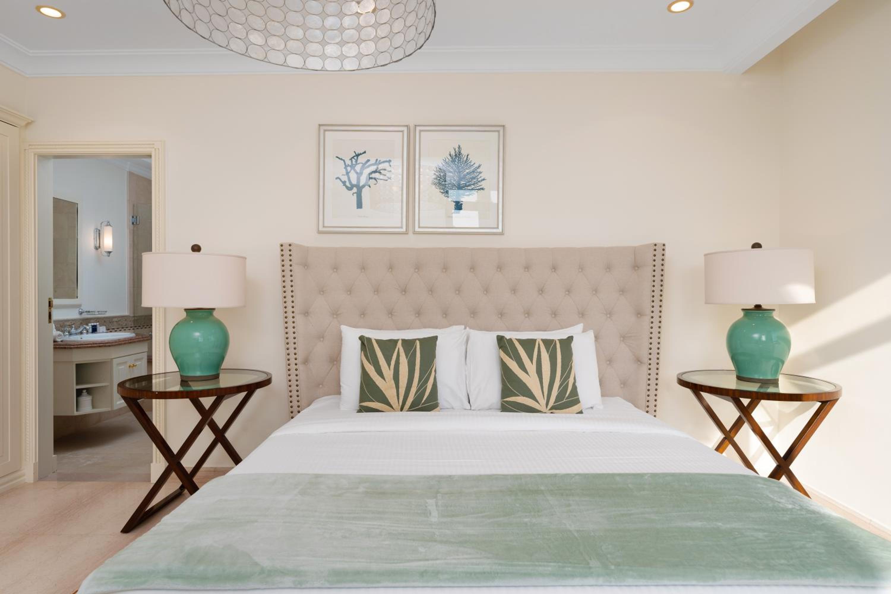 Maison Privee - Exclusive Villa with Private Pool, Garden & Beach