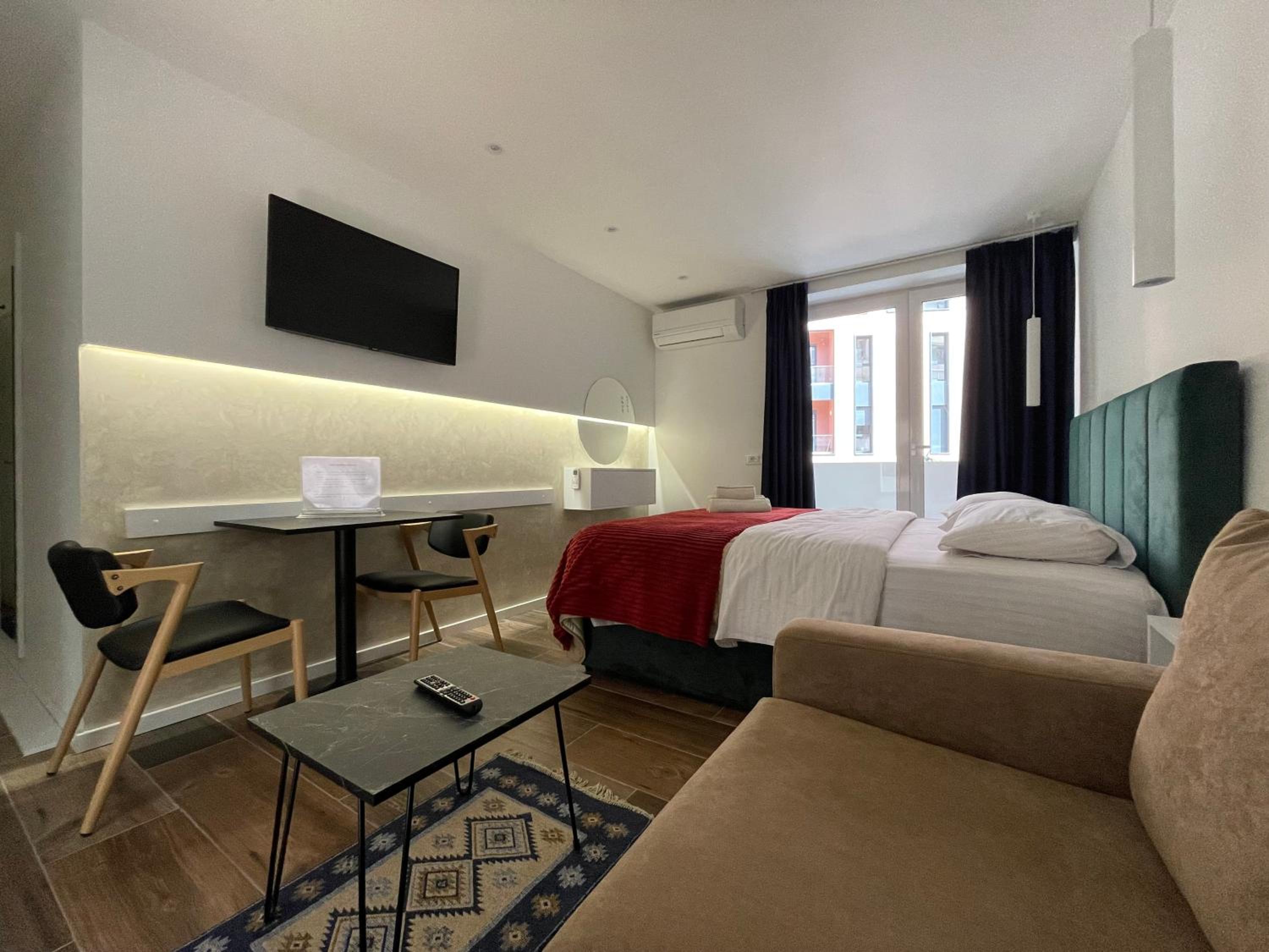 Le petite Studio Apartments - ENJOY TRAVEL