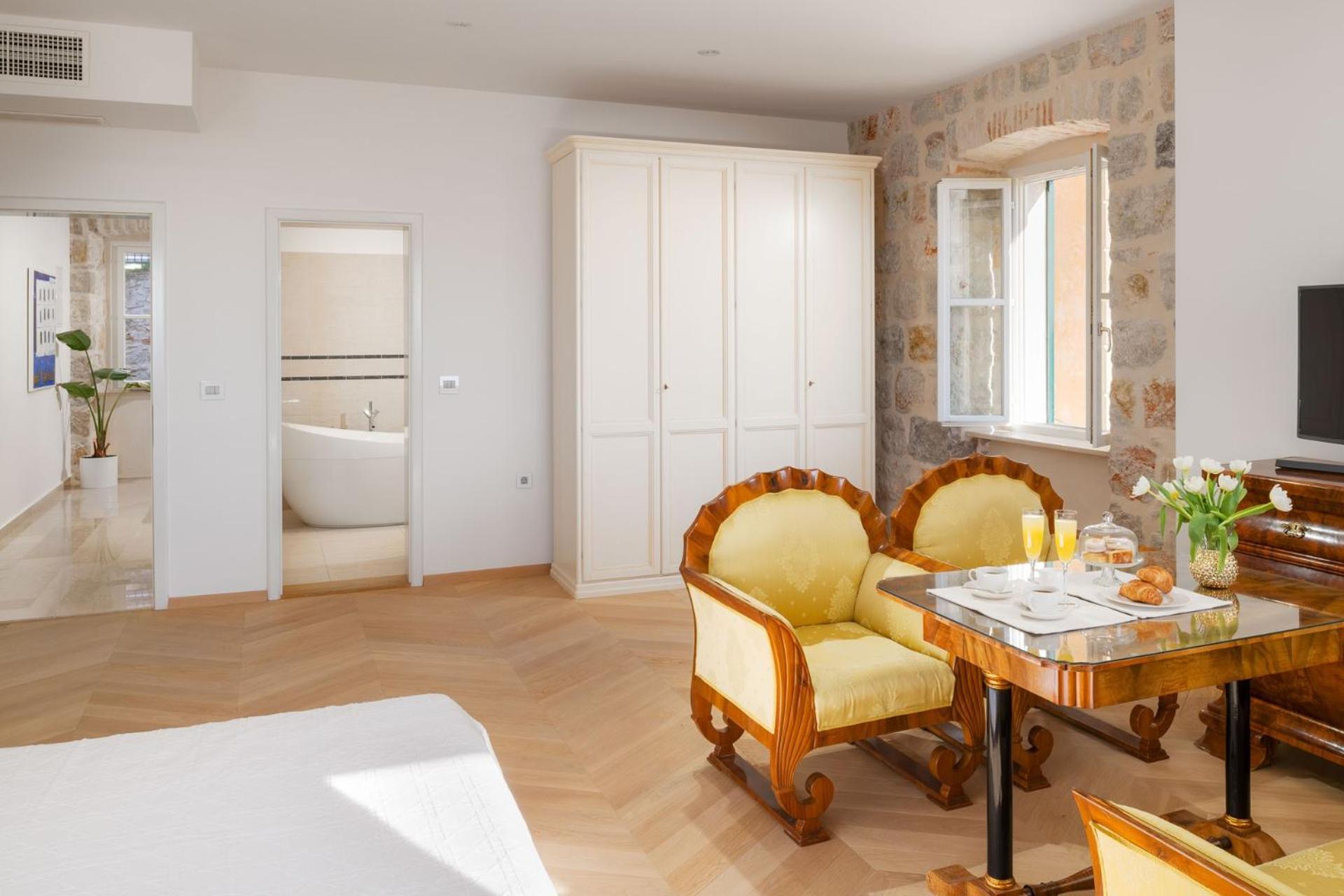 Sensational Dubrovnik Villa Villa Filia 4 Bedrooms Overlooking Dubrovnik City Walls Old Town