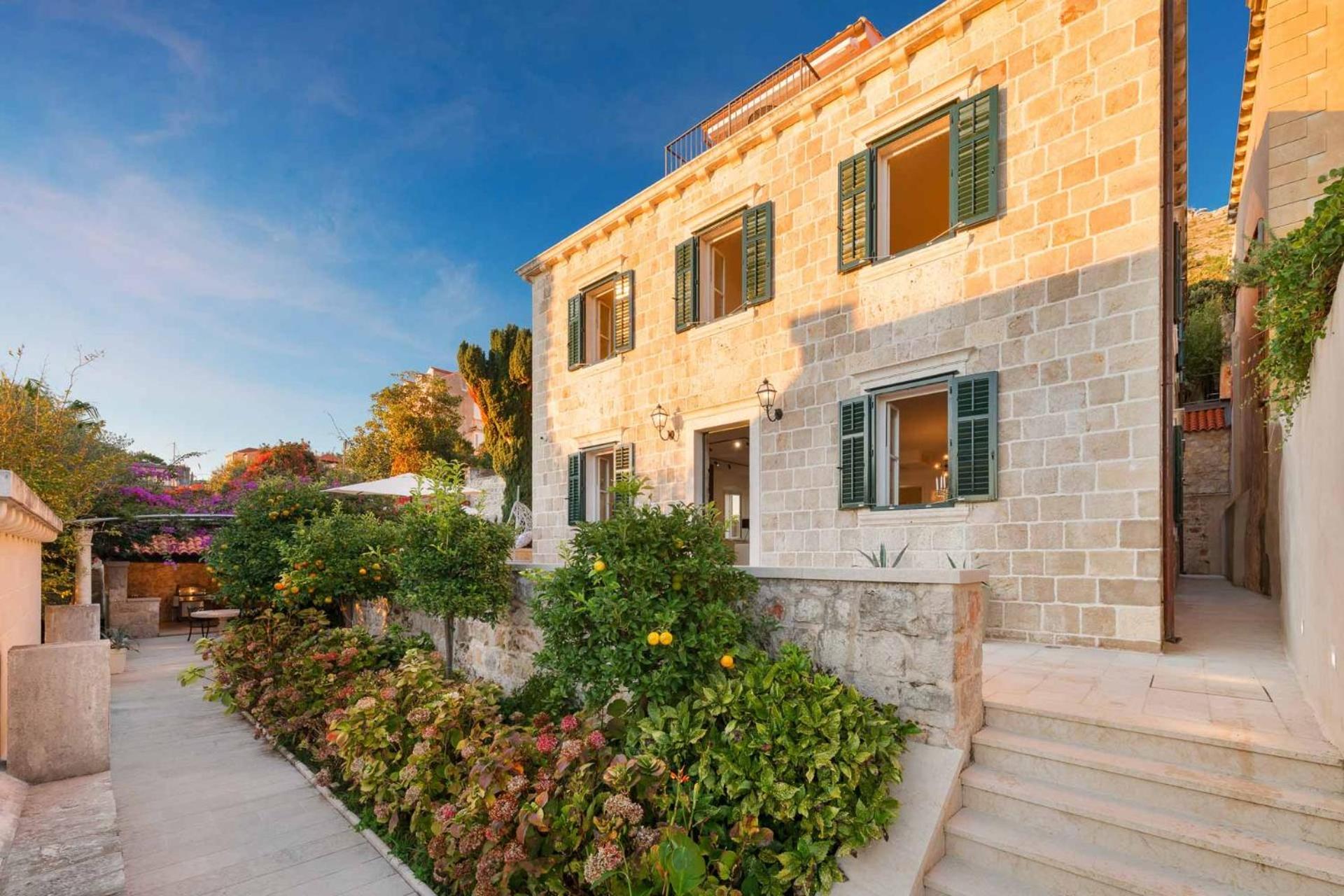 Sensational Dubrovnik Villa Villa Filia 4 Bedrooms Overlooking Dubrovnik City Walls Old Town