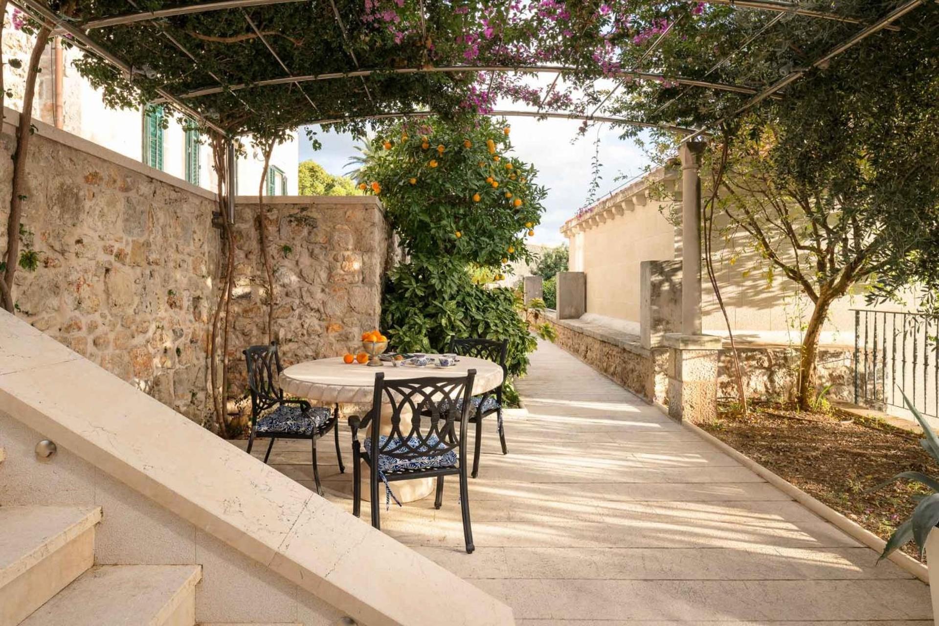 Sensational Dubrovnik Villa Villa Filia 4 Bedrooms Overlooking Dubrovnik City Walls Old Town