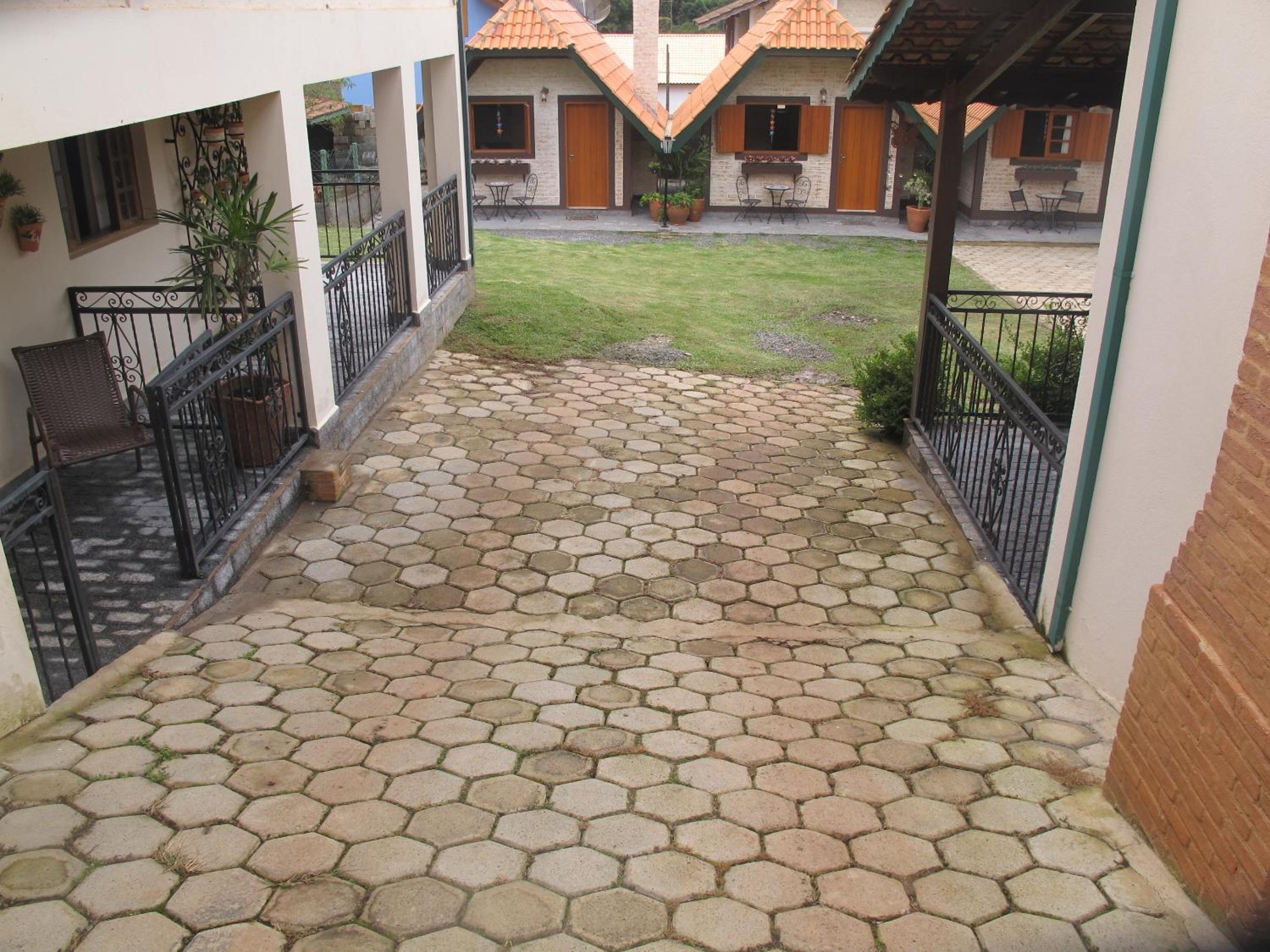 Photo 12