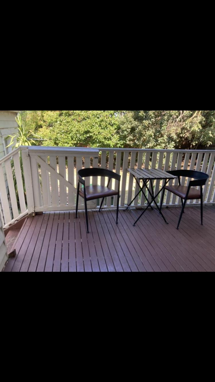 UnitA 2-bedroom unit Bigbackyard & your own driveway