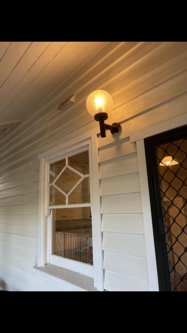 UnitA 2-bedroom unit Bigbackyard & your own driveway