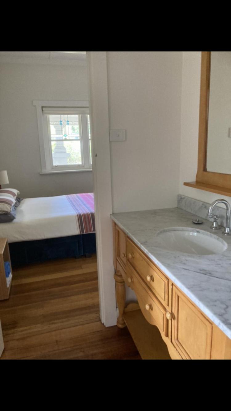UnitA 2-bedroom unit Bigbackyard & your own driveway