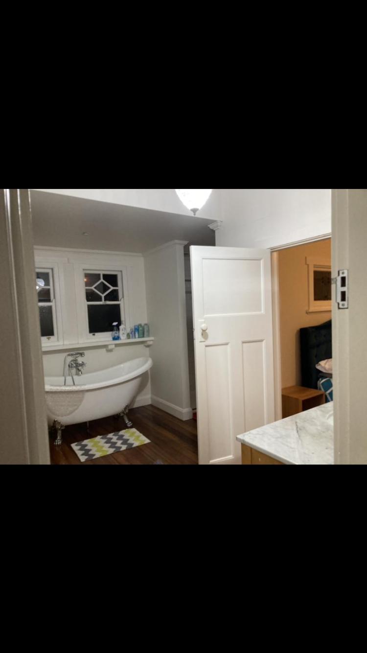UnitA 2-bedroom unit Bigbackyard & your own driveway