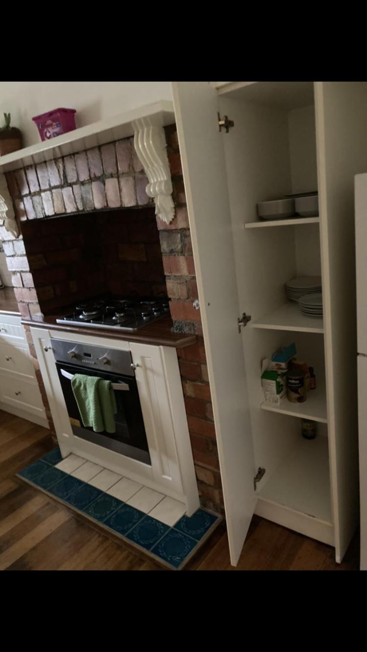 UnitA 2-bedroom unit Bigbackyard & your own driveway