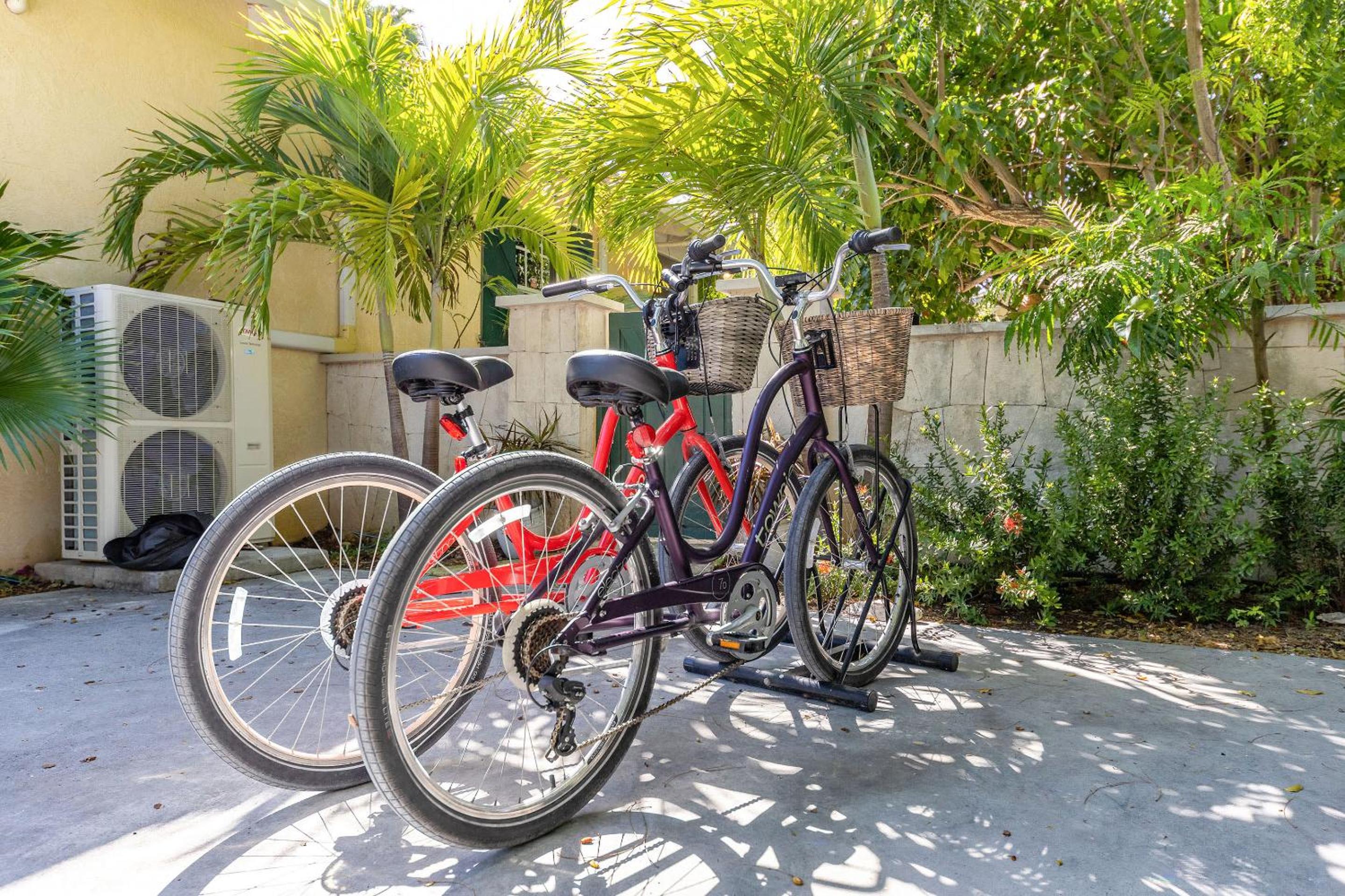 Dreamy Cottage in Grace Bay with BBQ and Bikes Included view 2