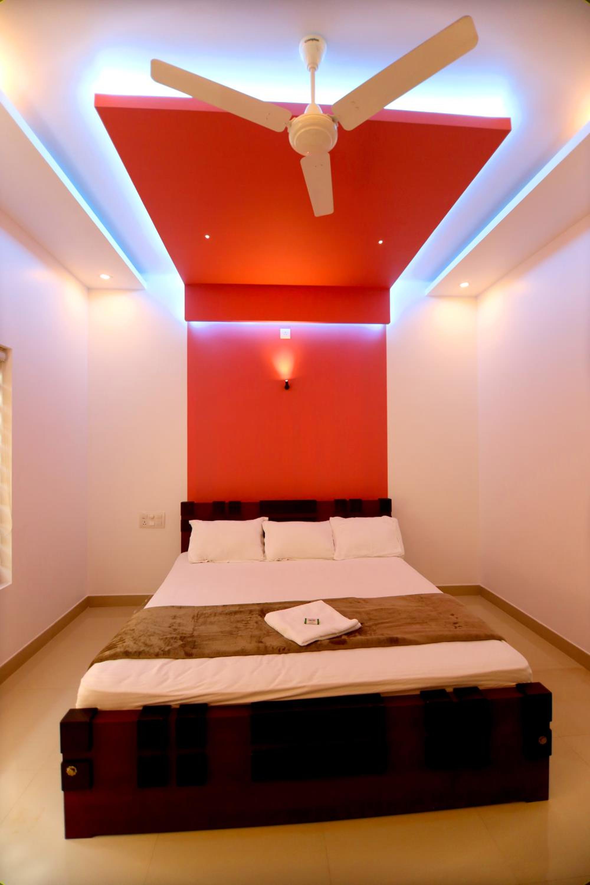 SILVERY MOON Resort