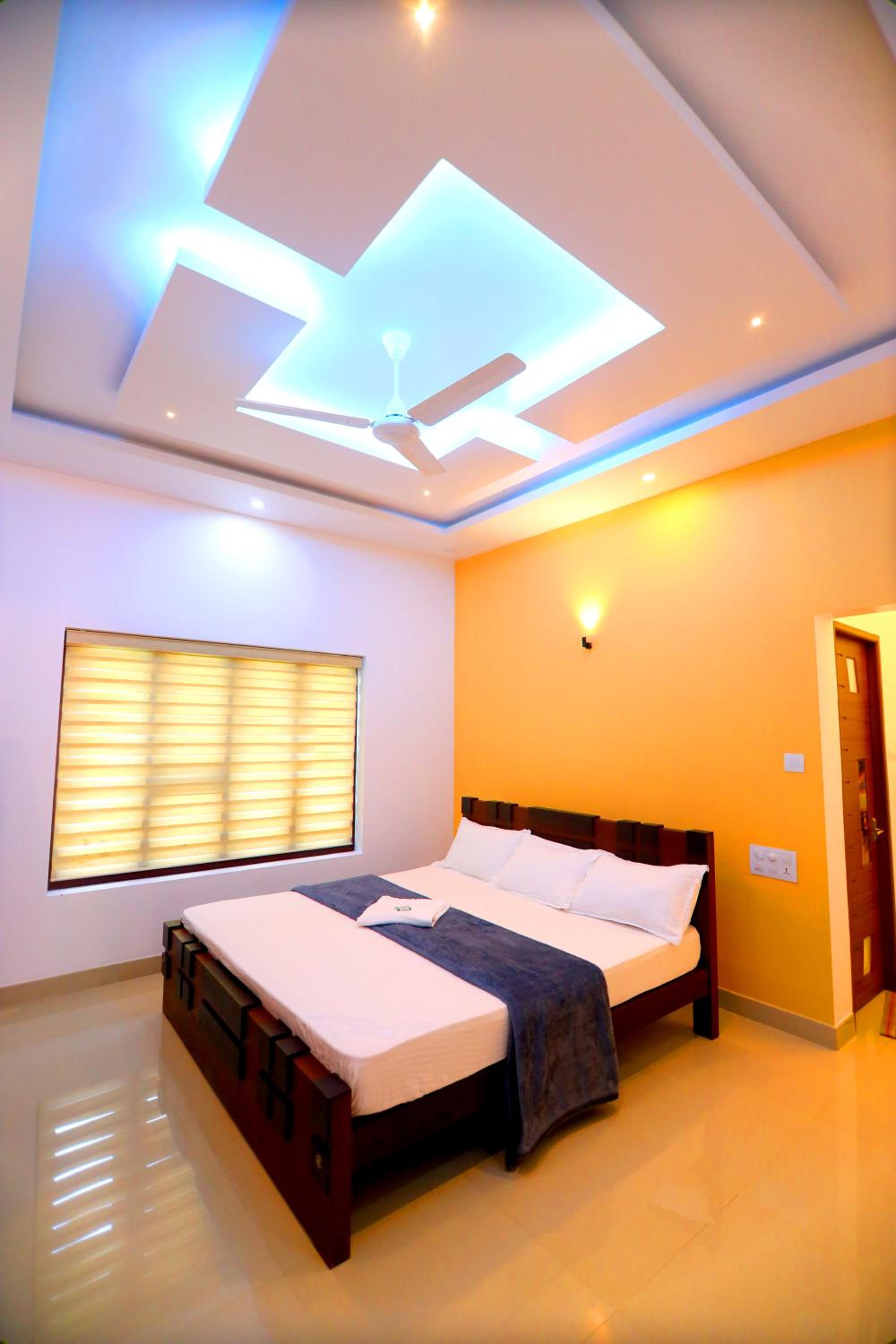 SILVERY MOON Resort