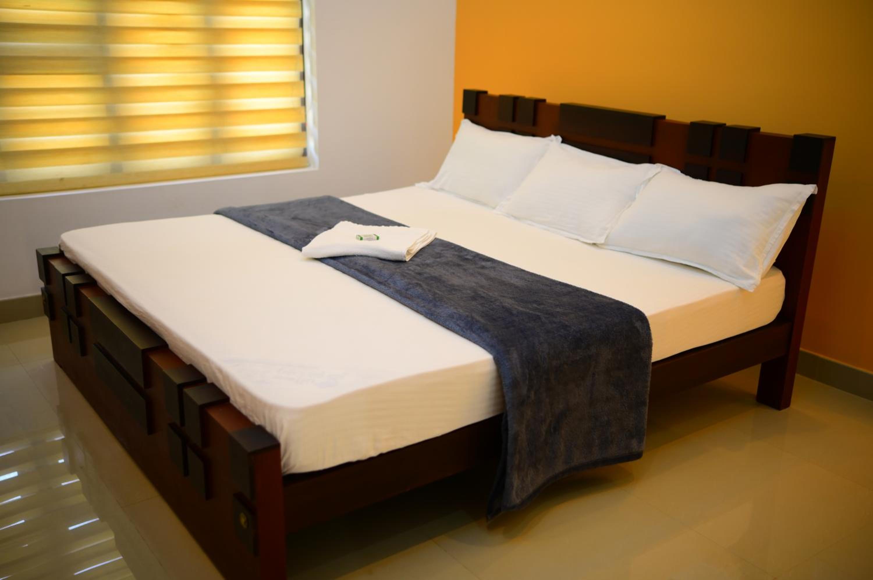 SILVERY MOON Resort
